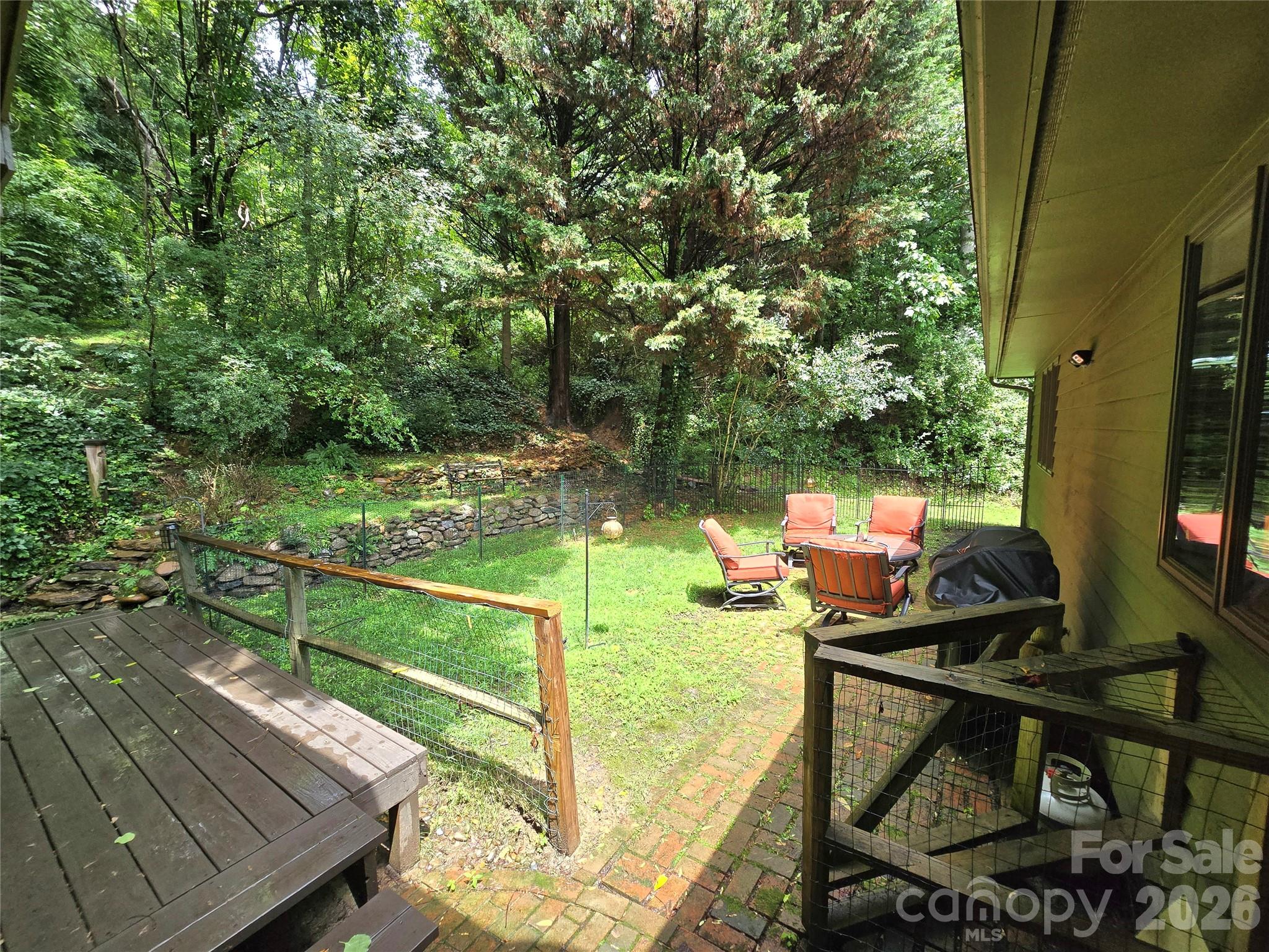 18 Rollingwood Road — Asheville