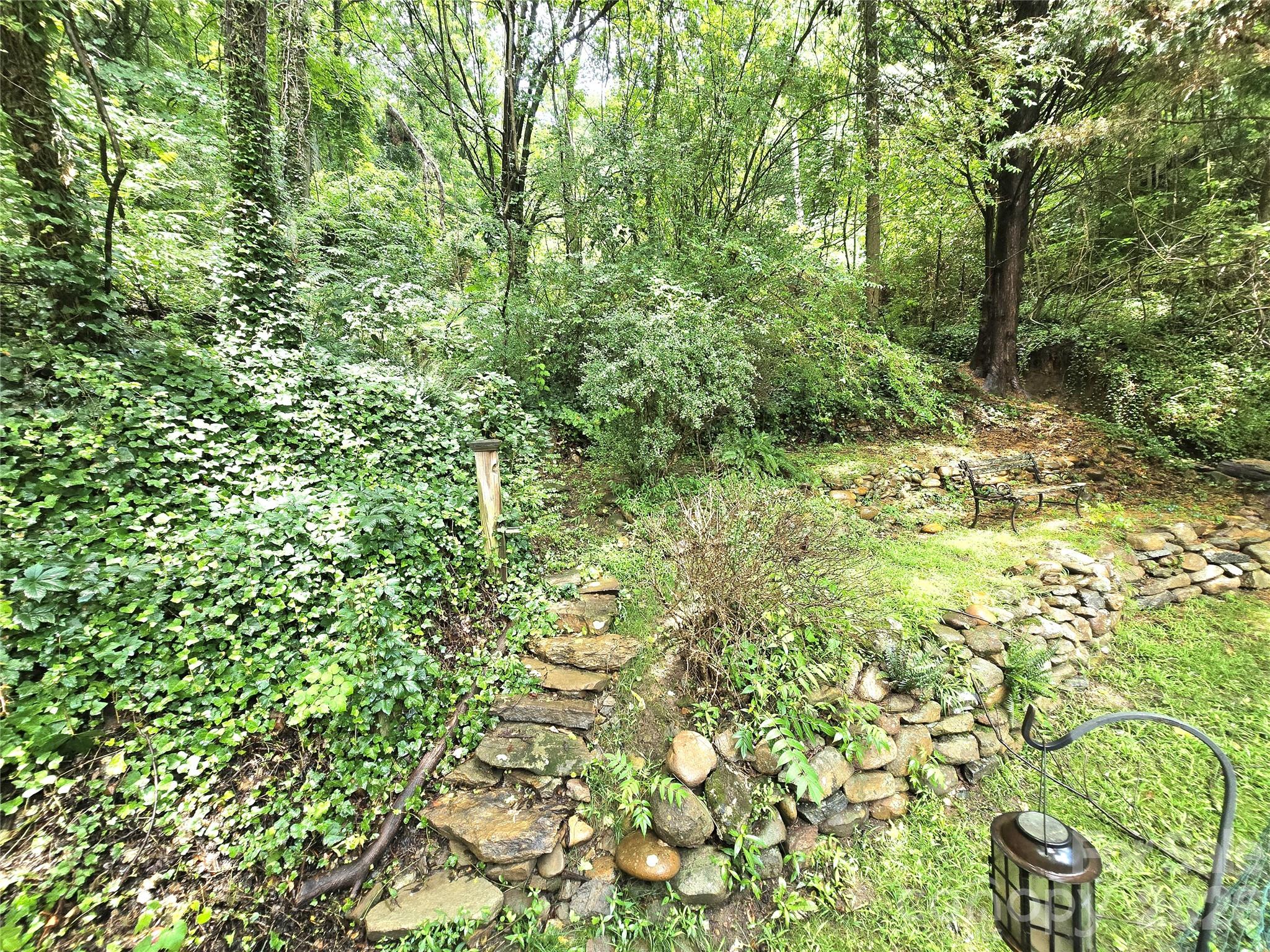 18 Rollingwood Road — Asheville