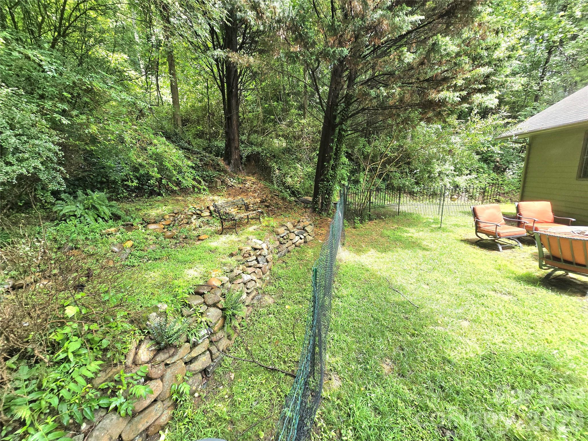 18 Rollingwood Road — Asheville