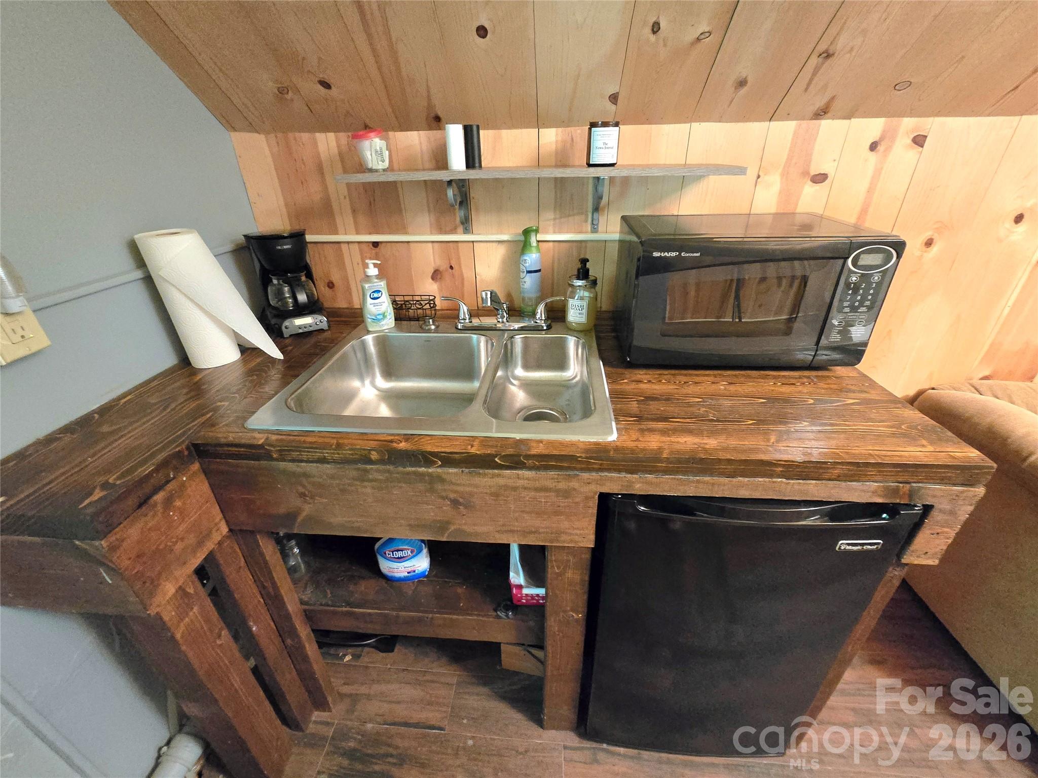 18 Rollingwood Road — Asheville