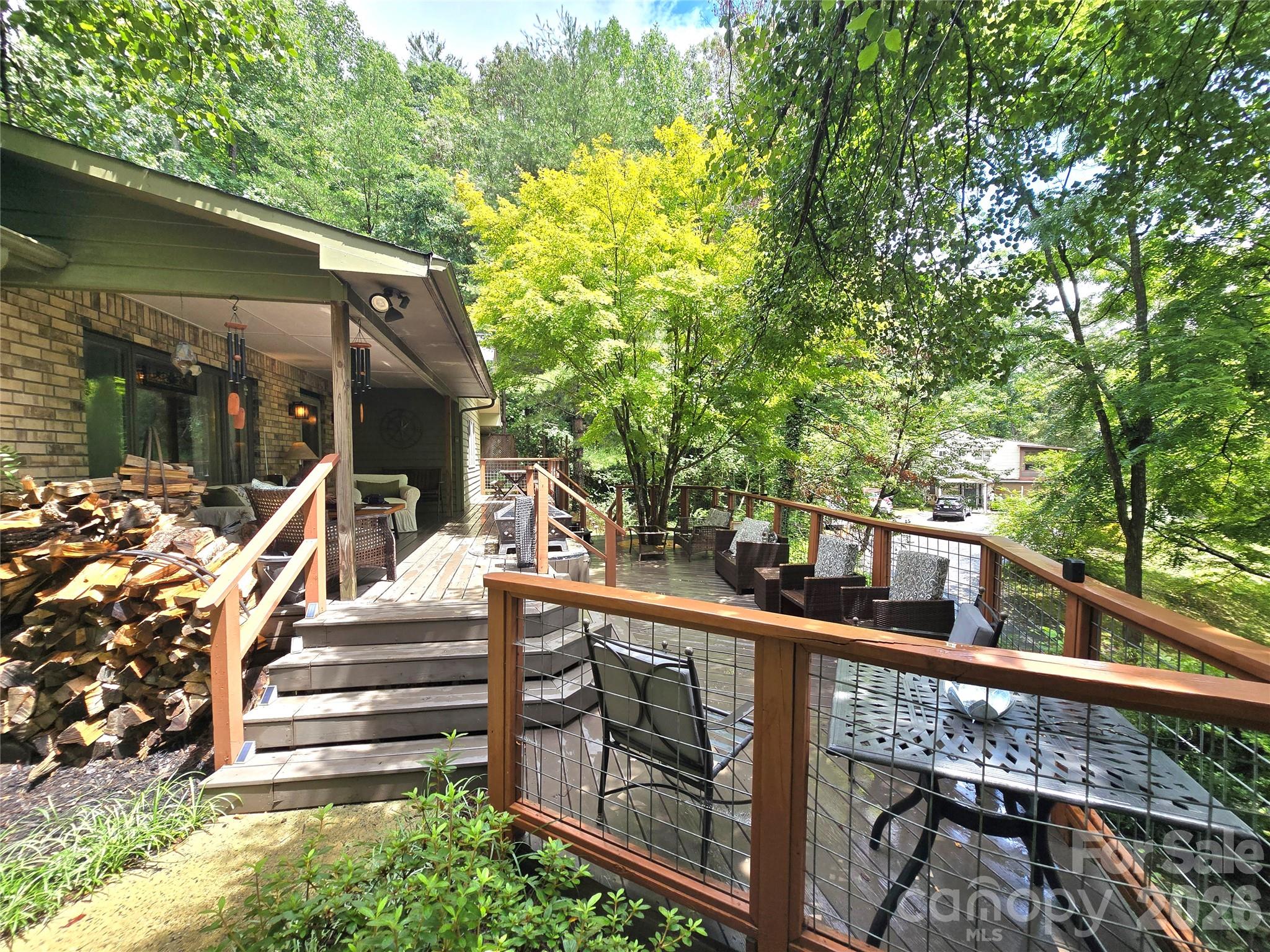 18 Rollingwood Road — Asheville