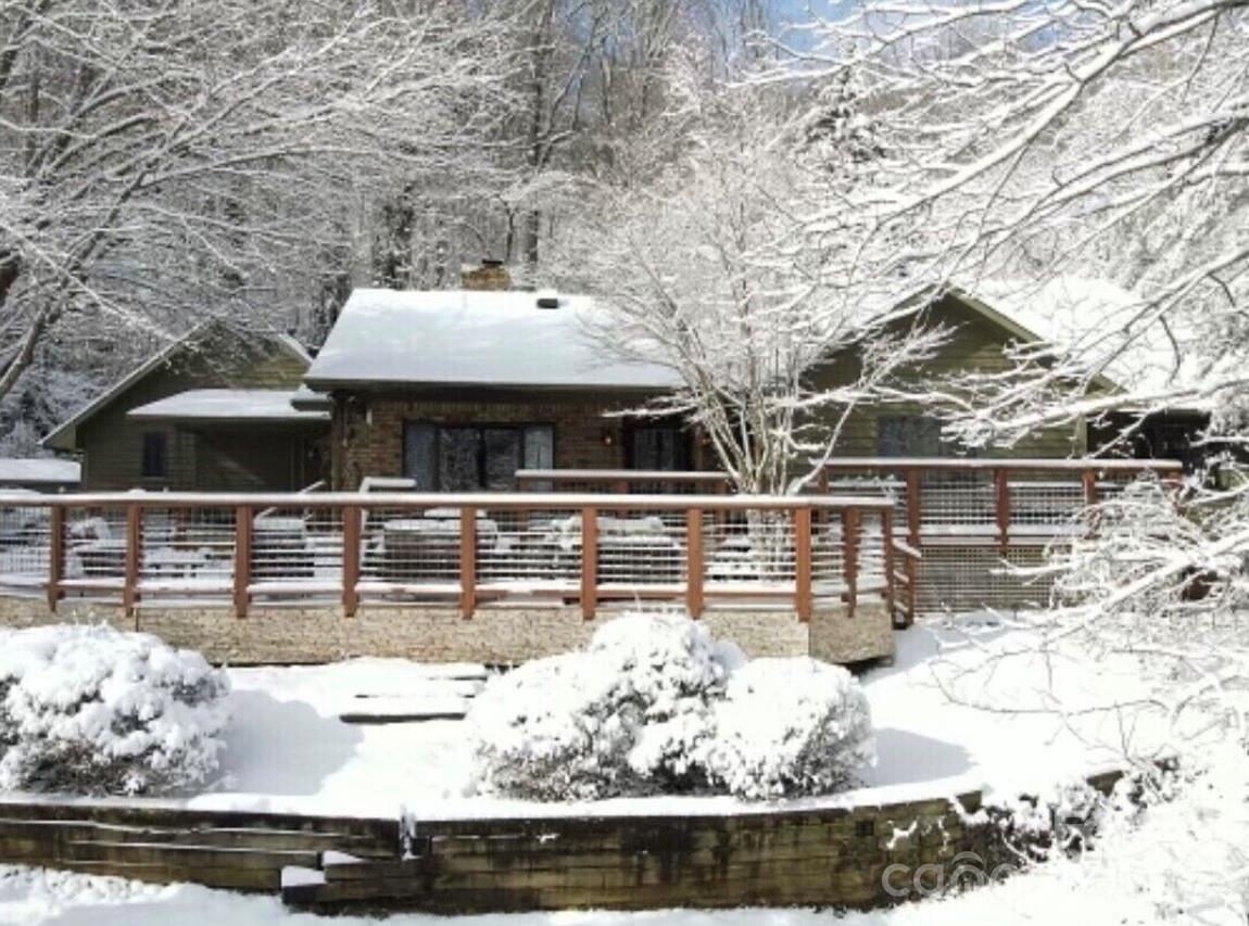 18 Rollingwood Road — Asheville