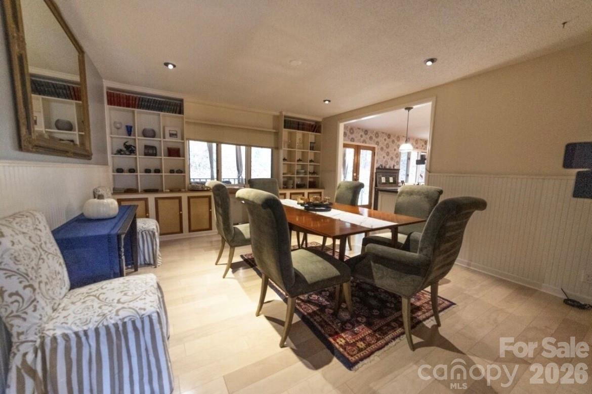 18 Rollingwood Road — Asheville