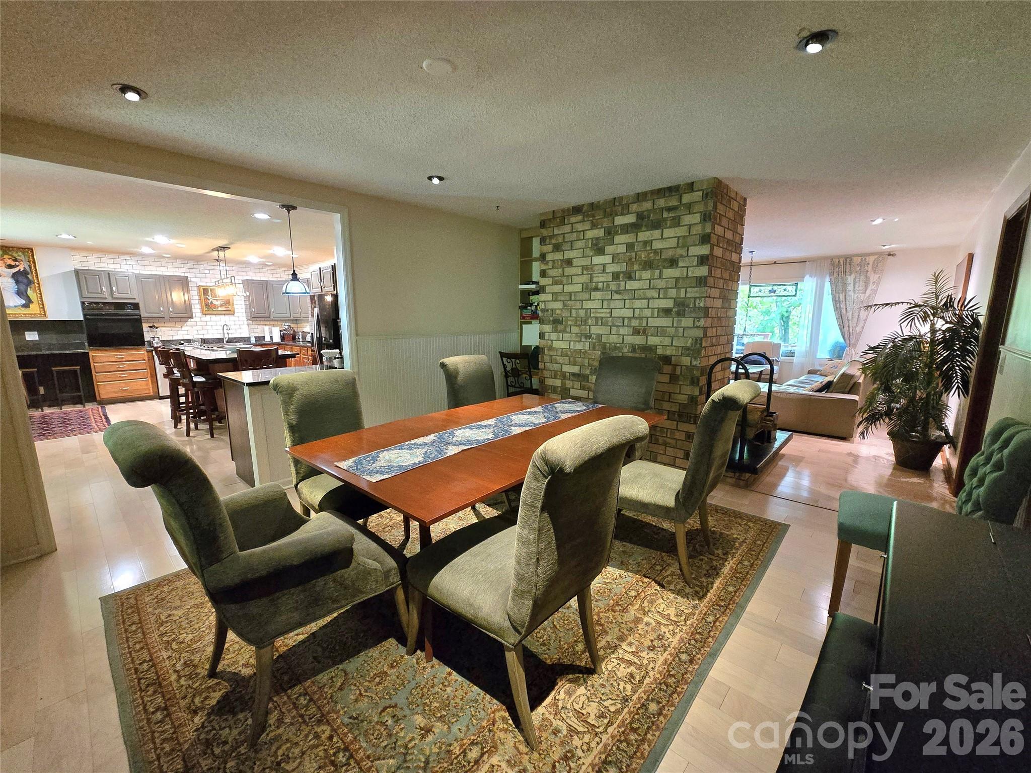 18 Rollingwood Road — Asheville