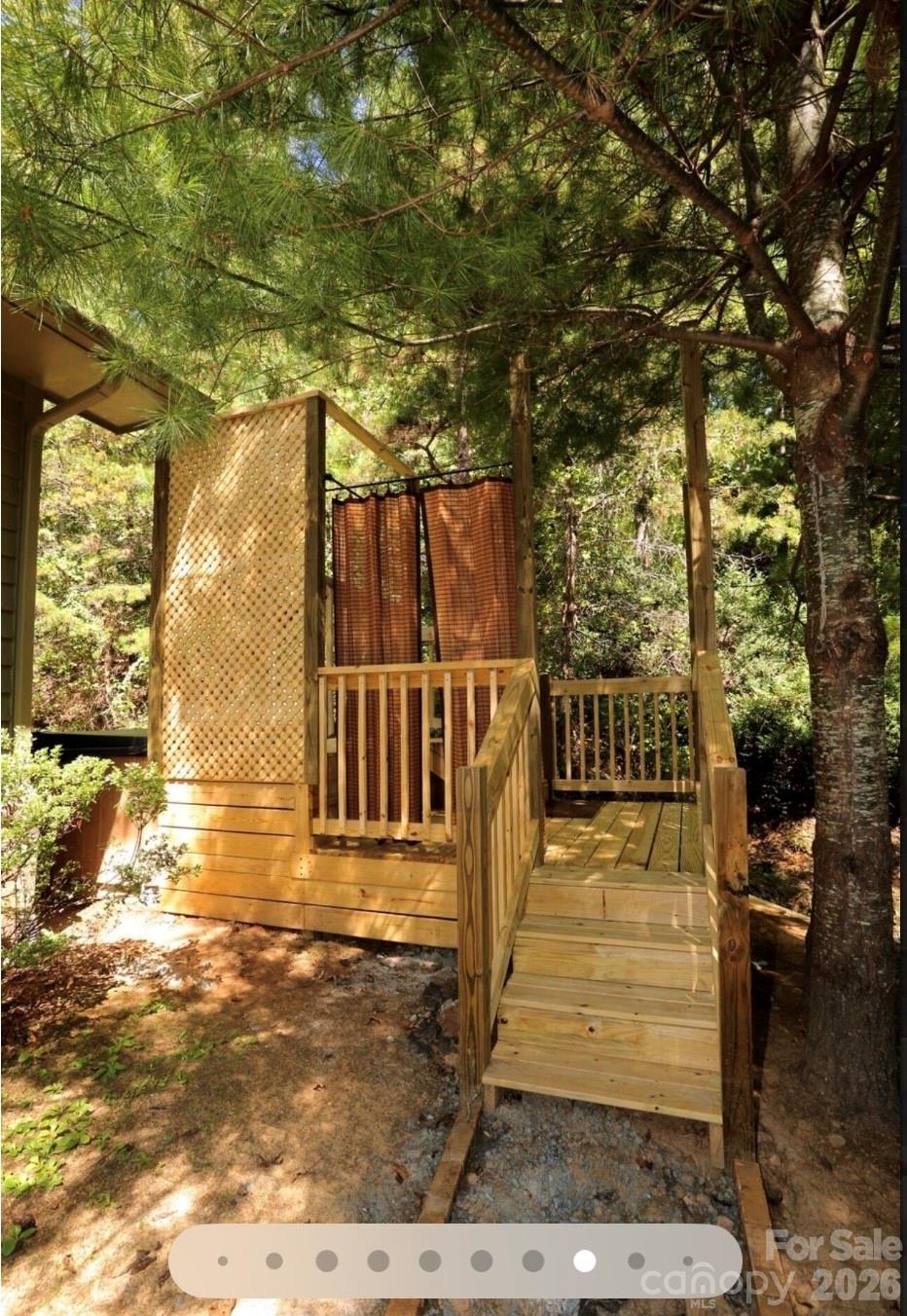 18 Rollingwood Road — Asheville