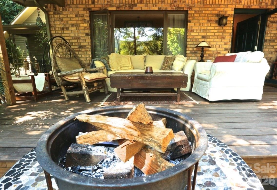 18 Rollingwood Road — Asheville