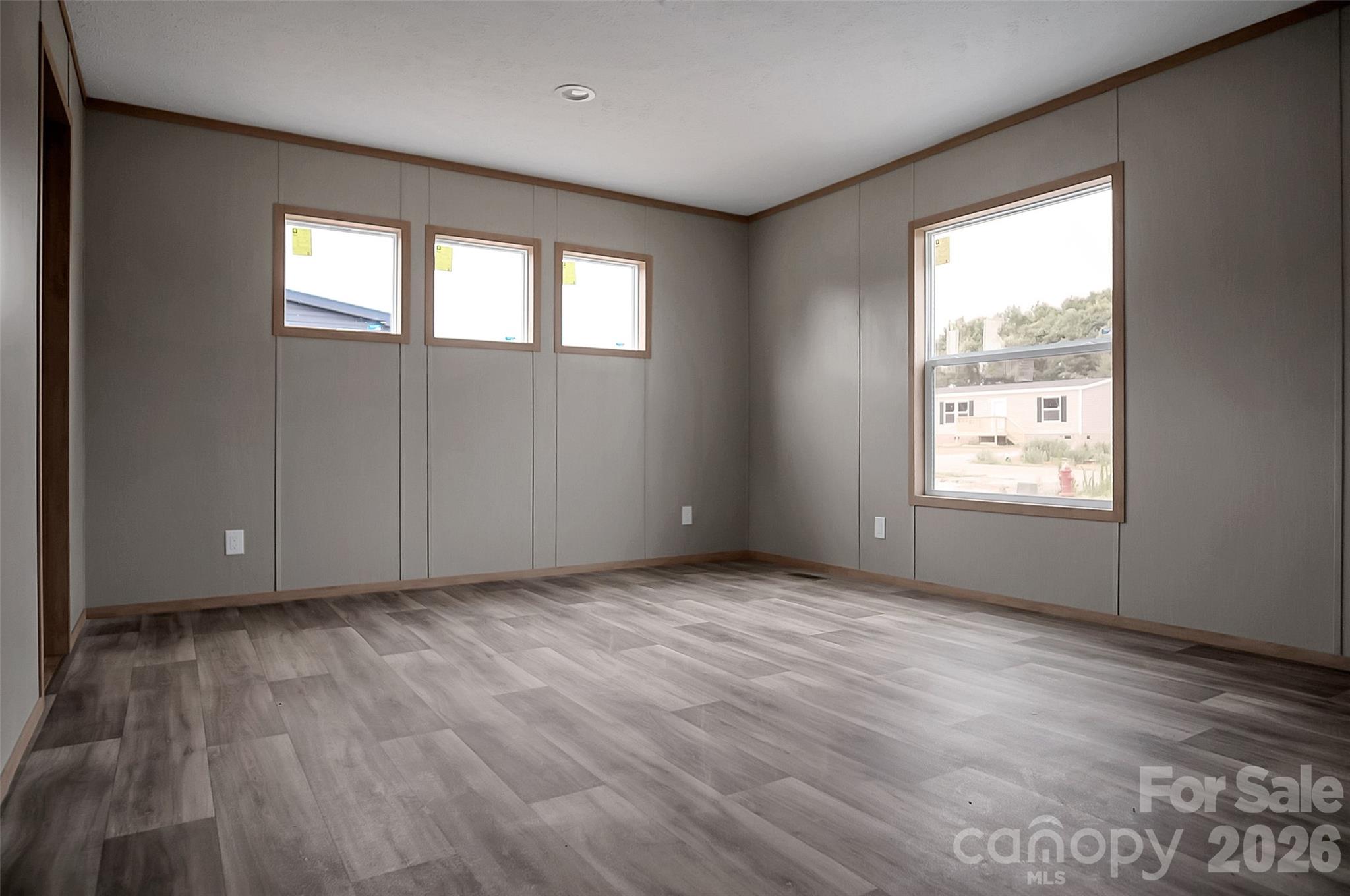 803 Eagle View Lane — Lawndale