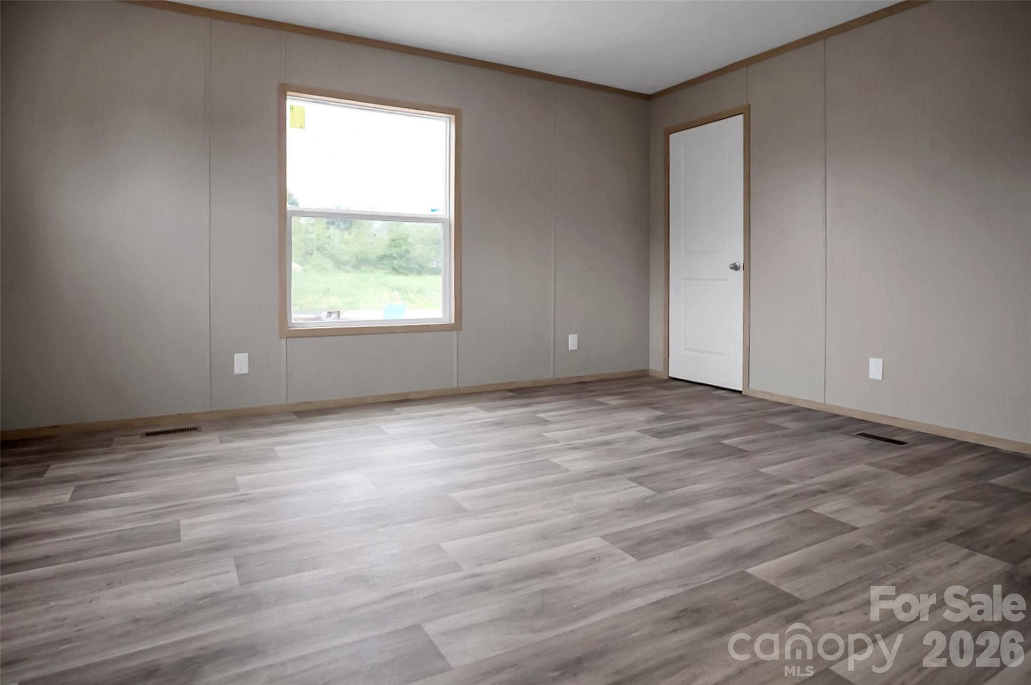 803 Eagle View Lane — Lawndale