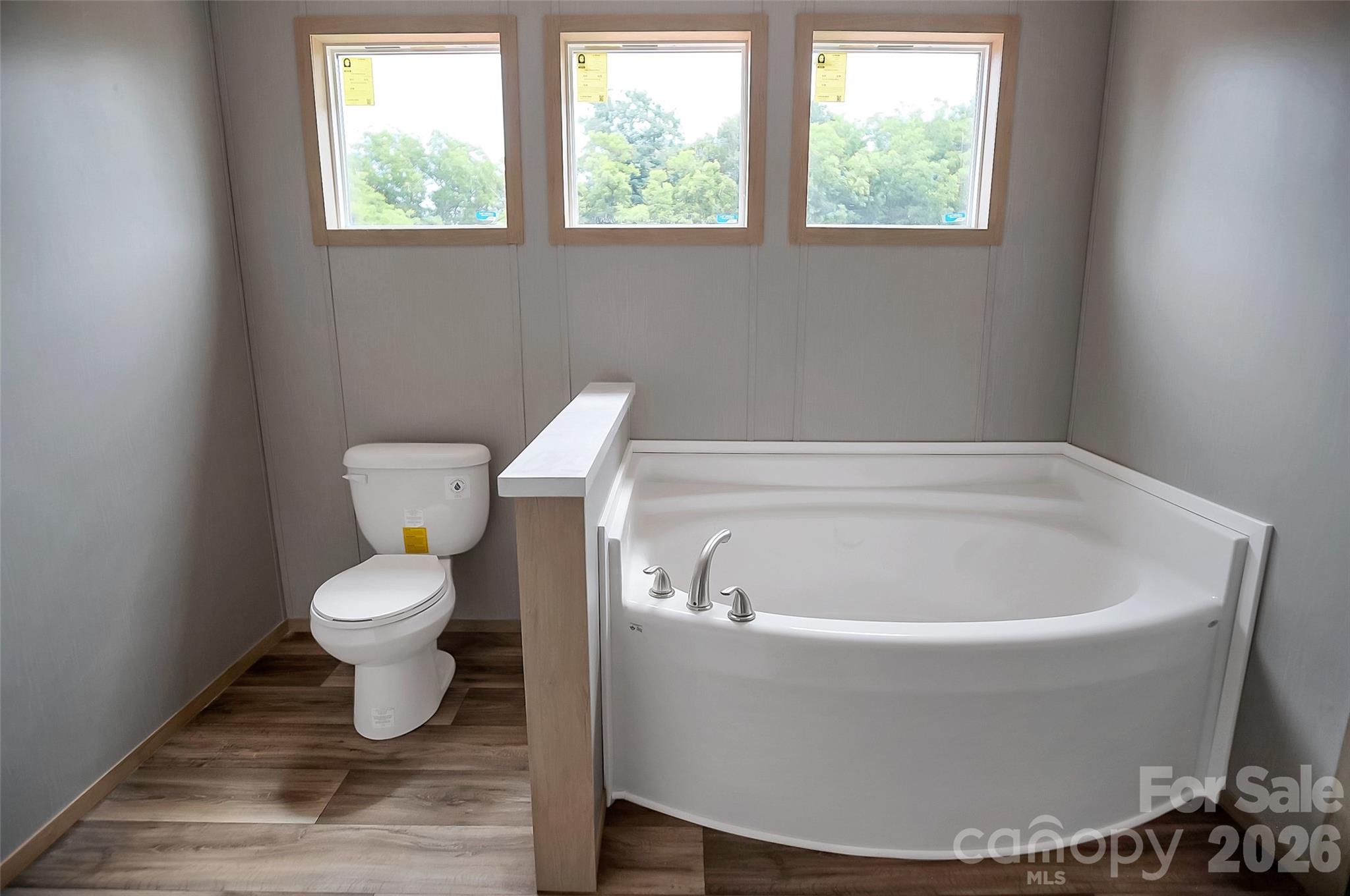 803 Eagle View Lane — Lawndale