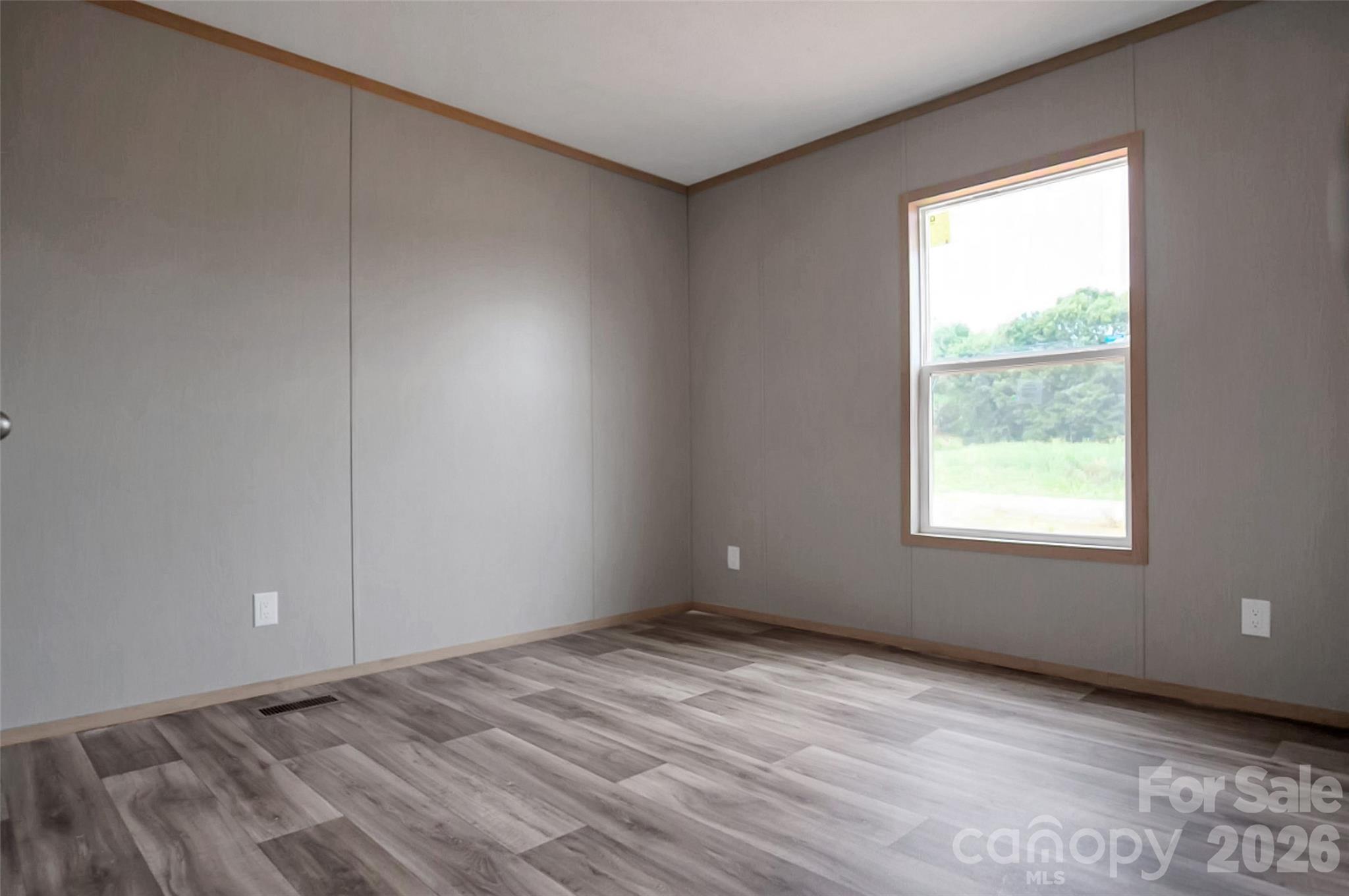 803 Eagle View Lane — Lawndale