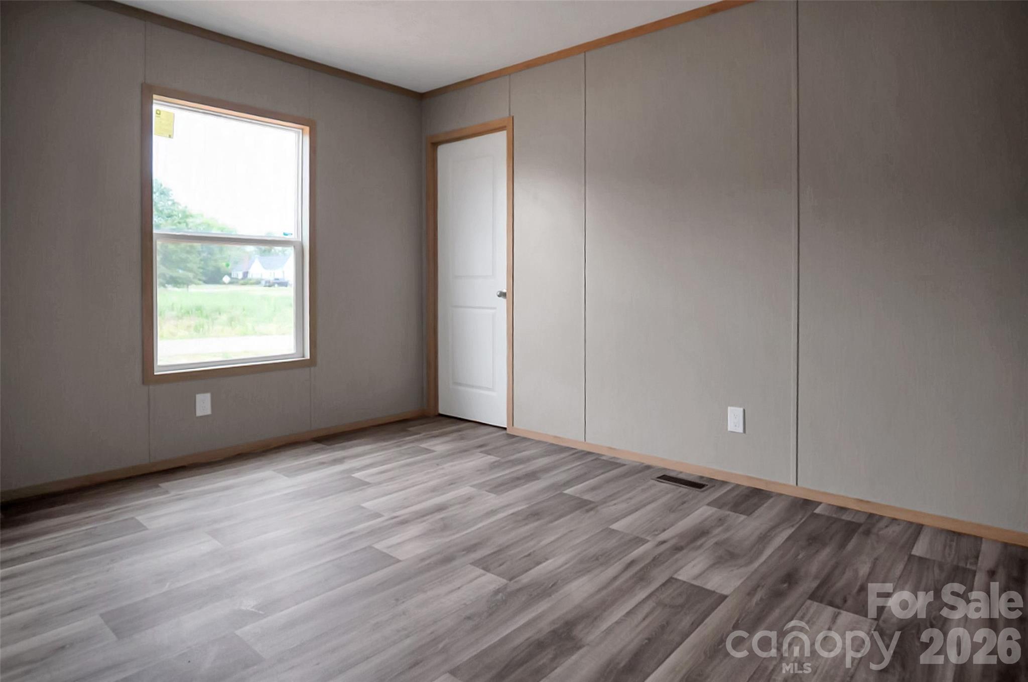 803 Eagle View Lane — Lawndale
