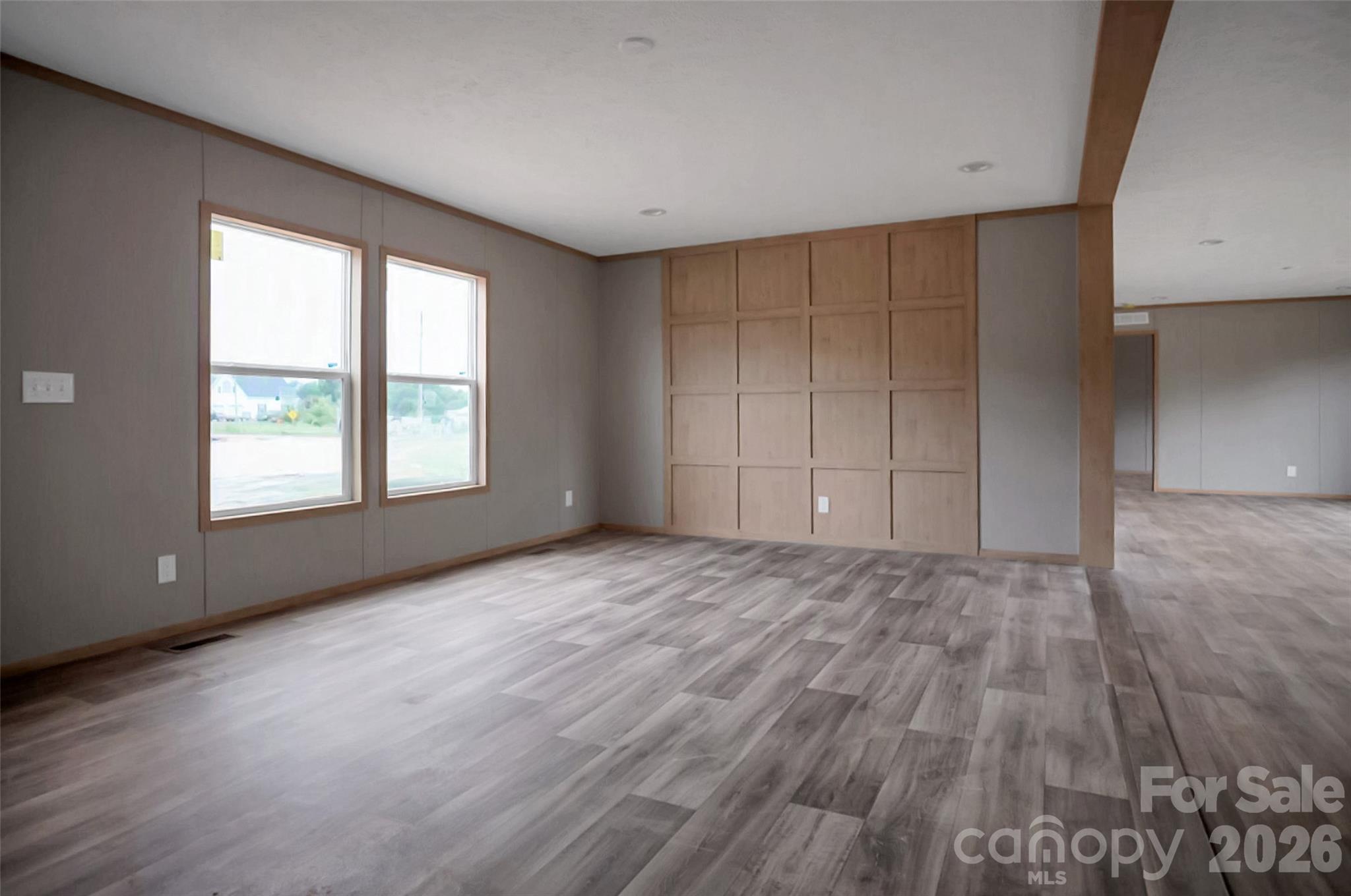 803 Eagle View Lane — Lawndale