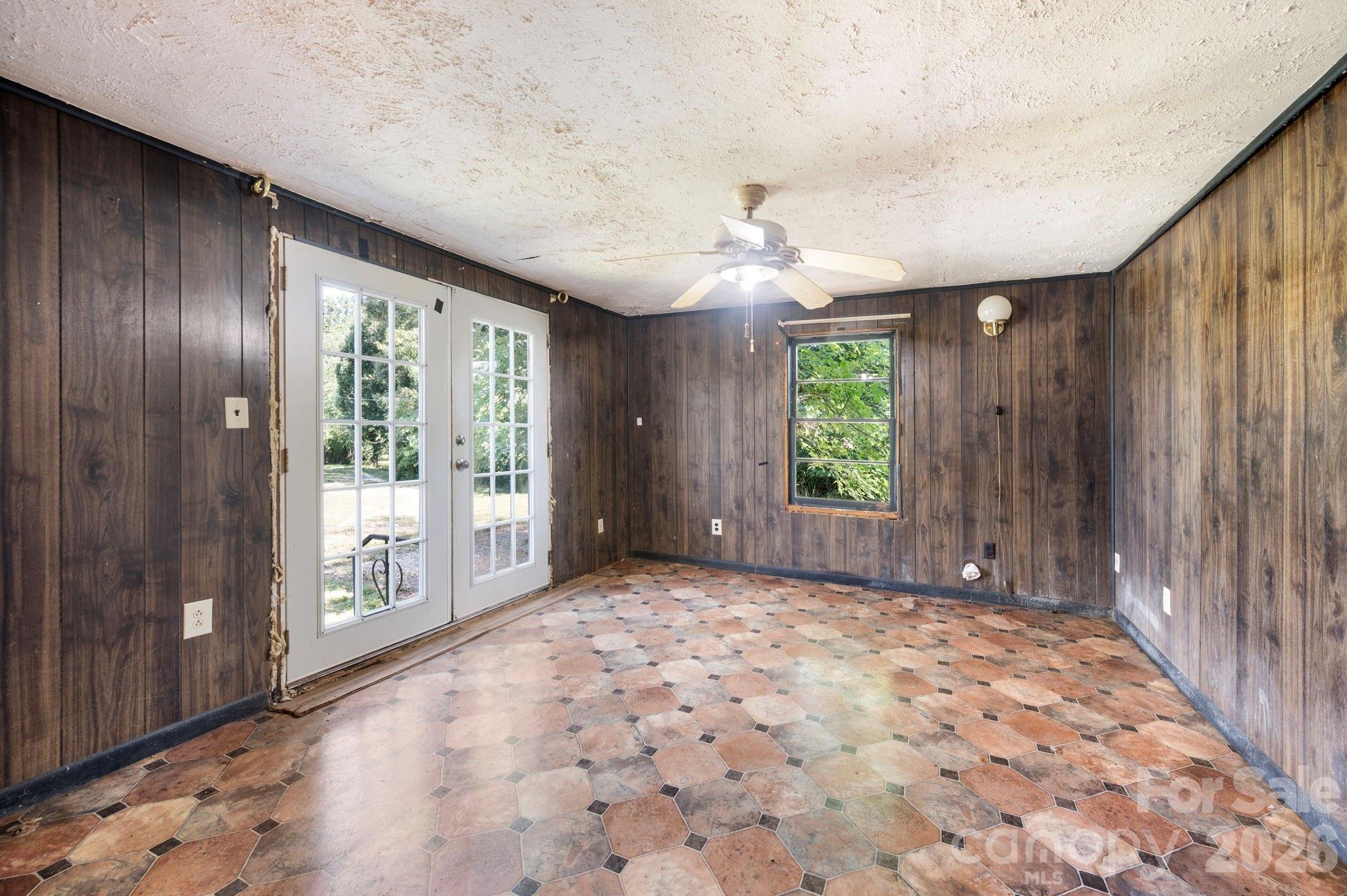 86 Sterling Drive — Mills River