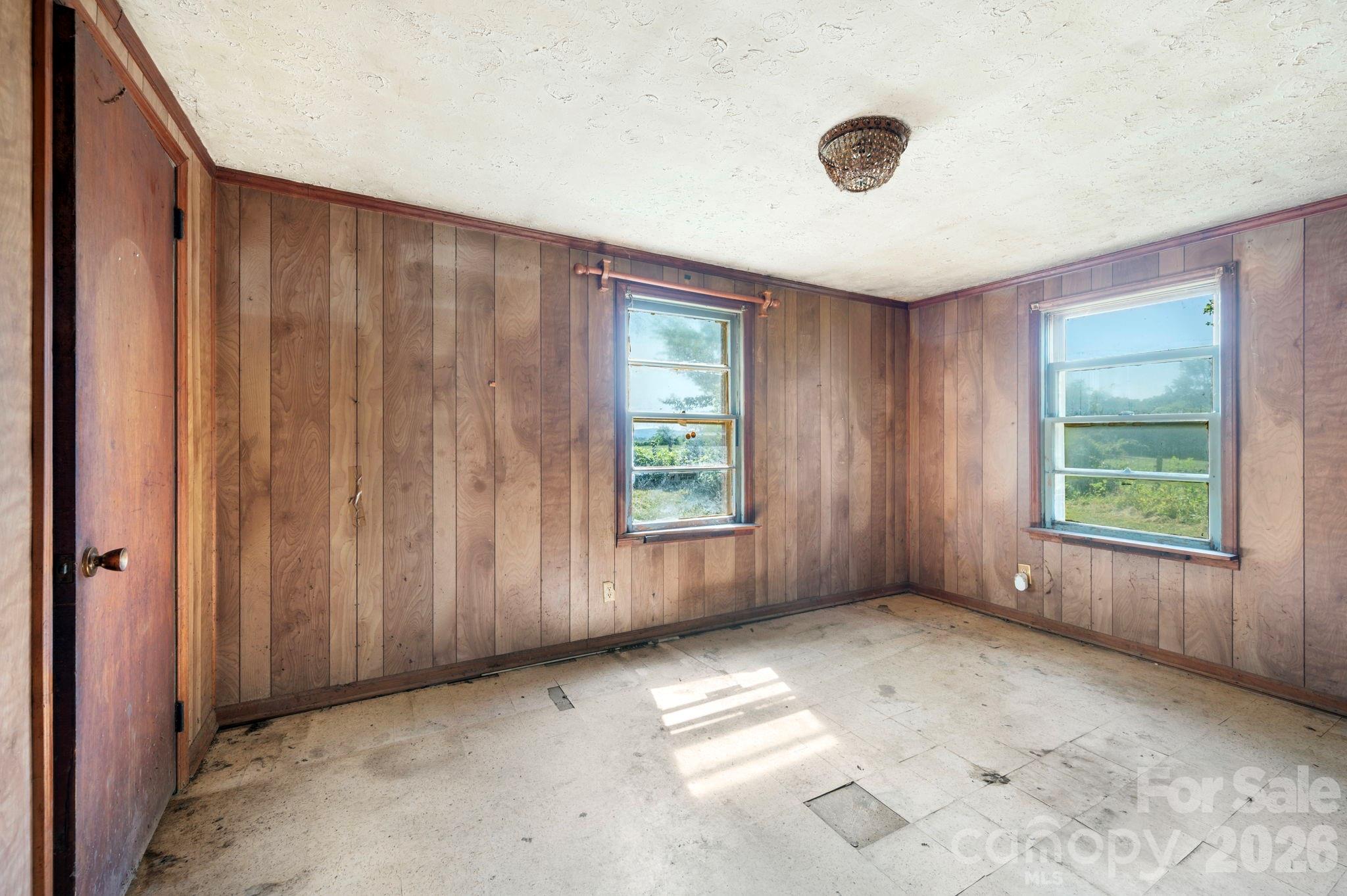 86 Sterling Drive — Mills River