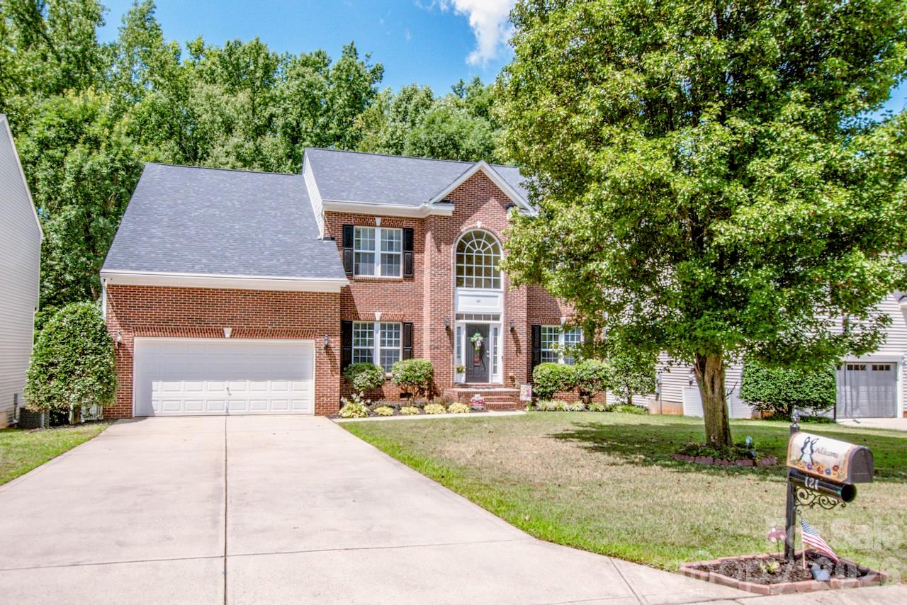 121 Crimson Orchard Drive — Mooresville