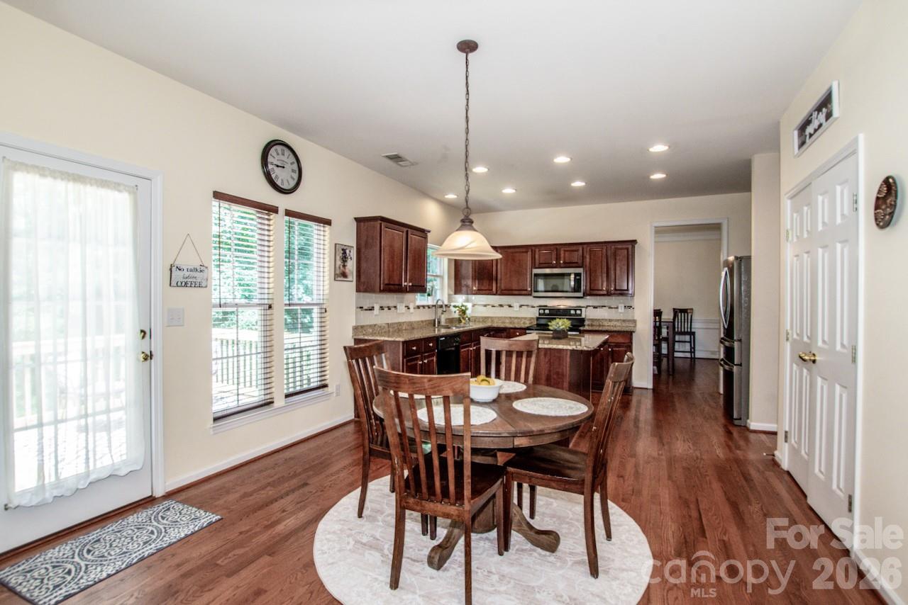 121 Crimson Orchard Drive — Mooresville