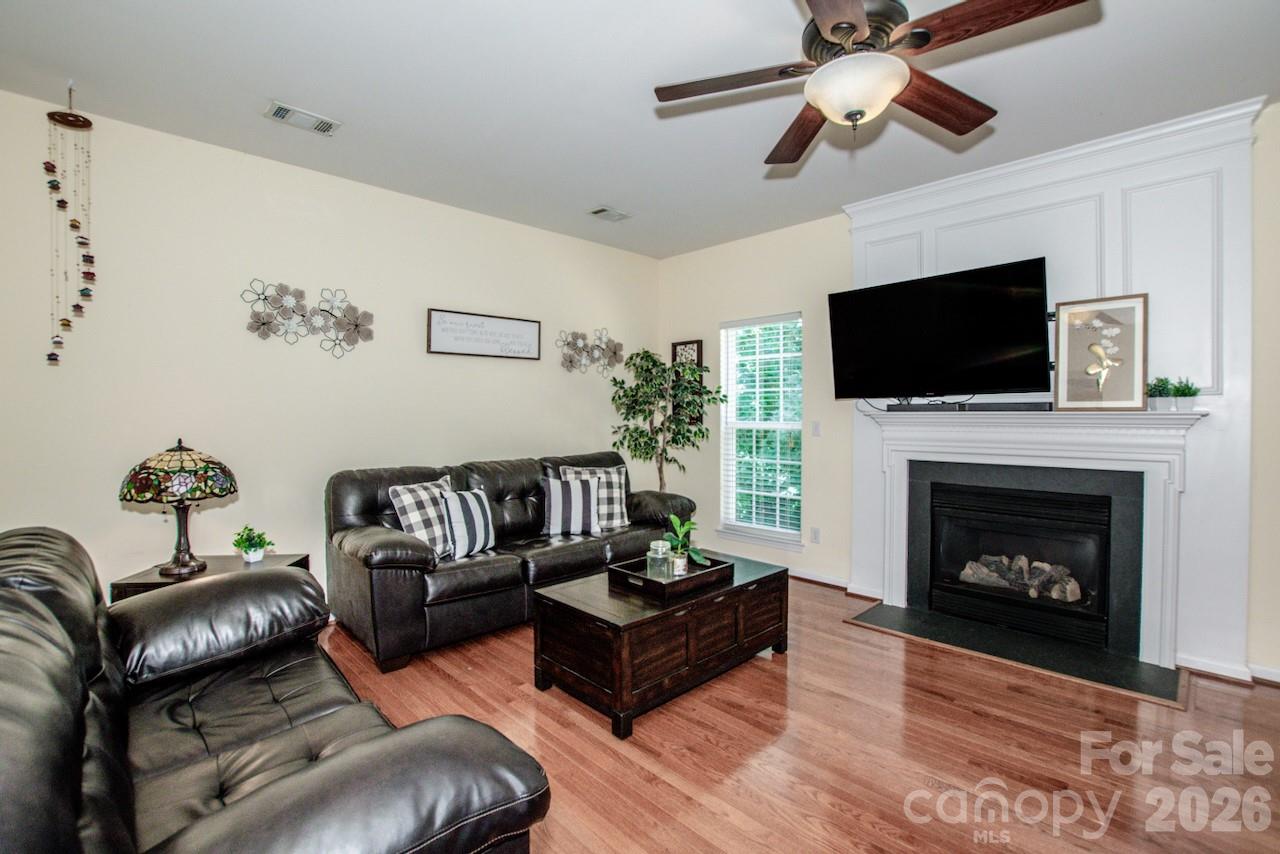 121 Crimson Orchard Drive — Mooresville