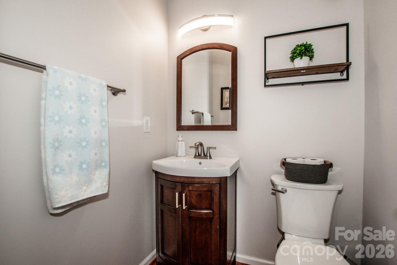 121 Crimson Orchard Drive — Mooresville