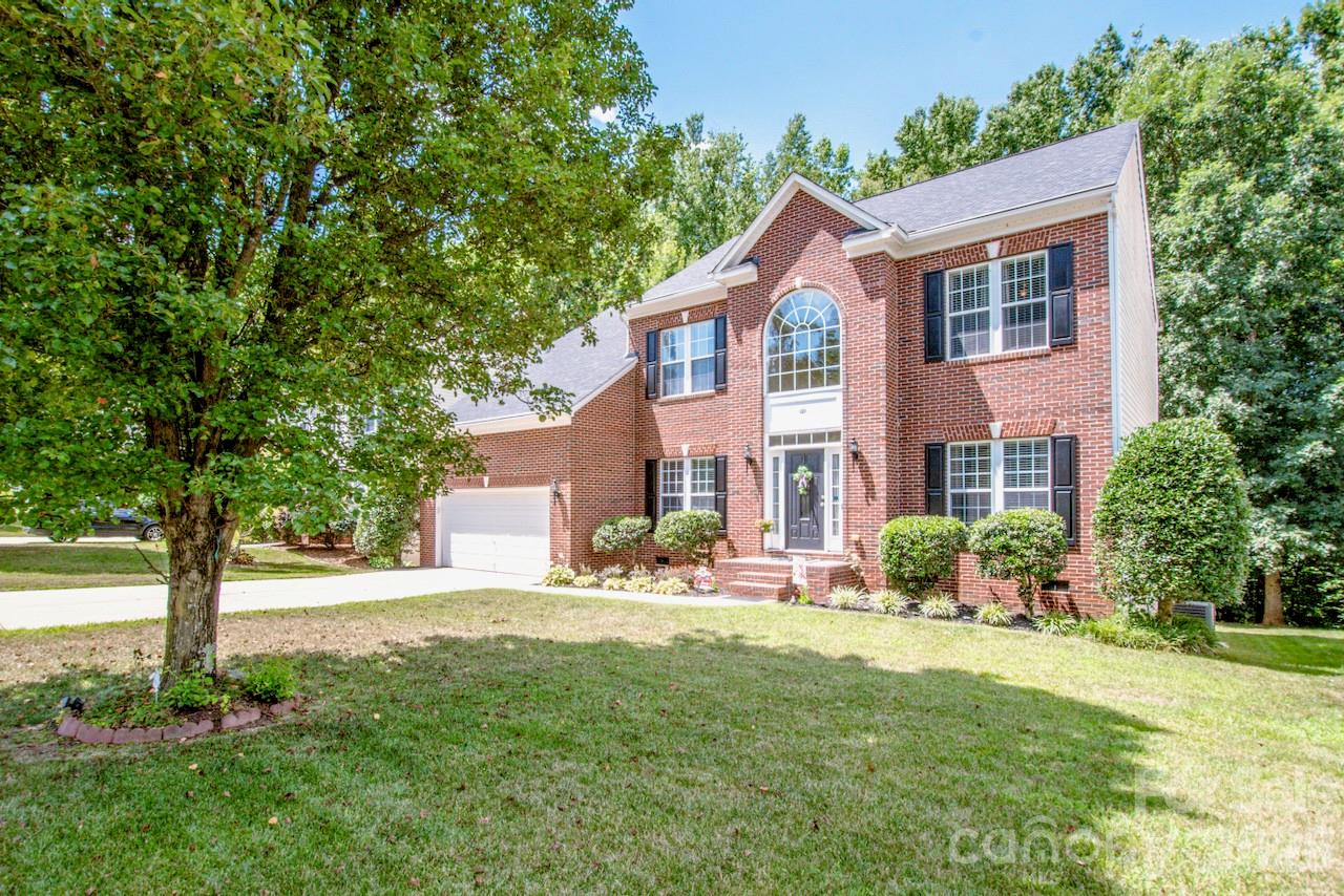 121 Crimson Orchard Drive — Mooresville