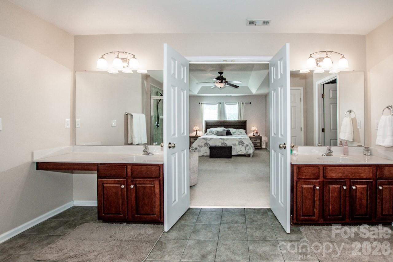 121 Crimson Orchard Drive — Mooresville