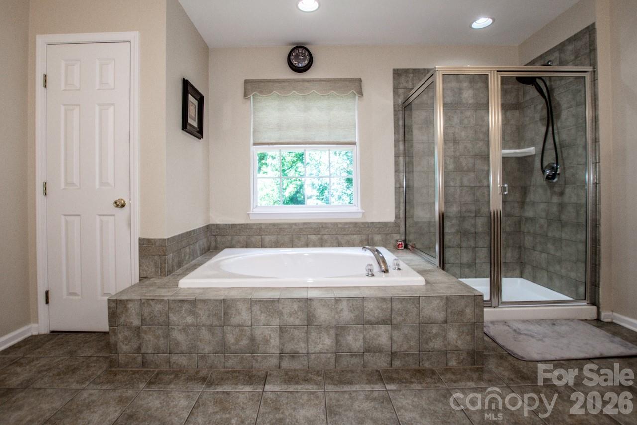 121 Crimson Orchard Drive — Mooresville