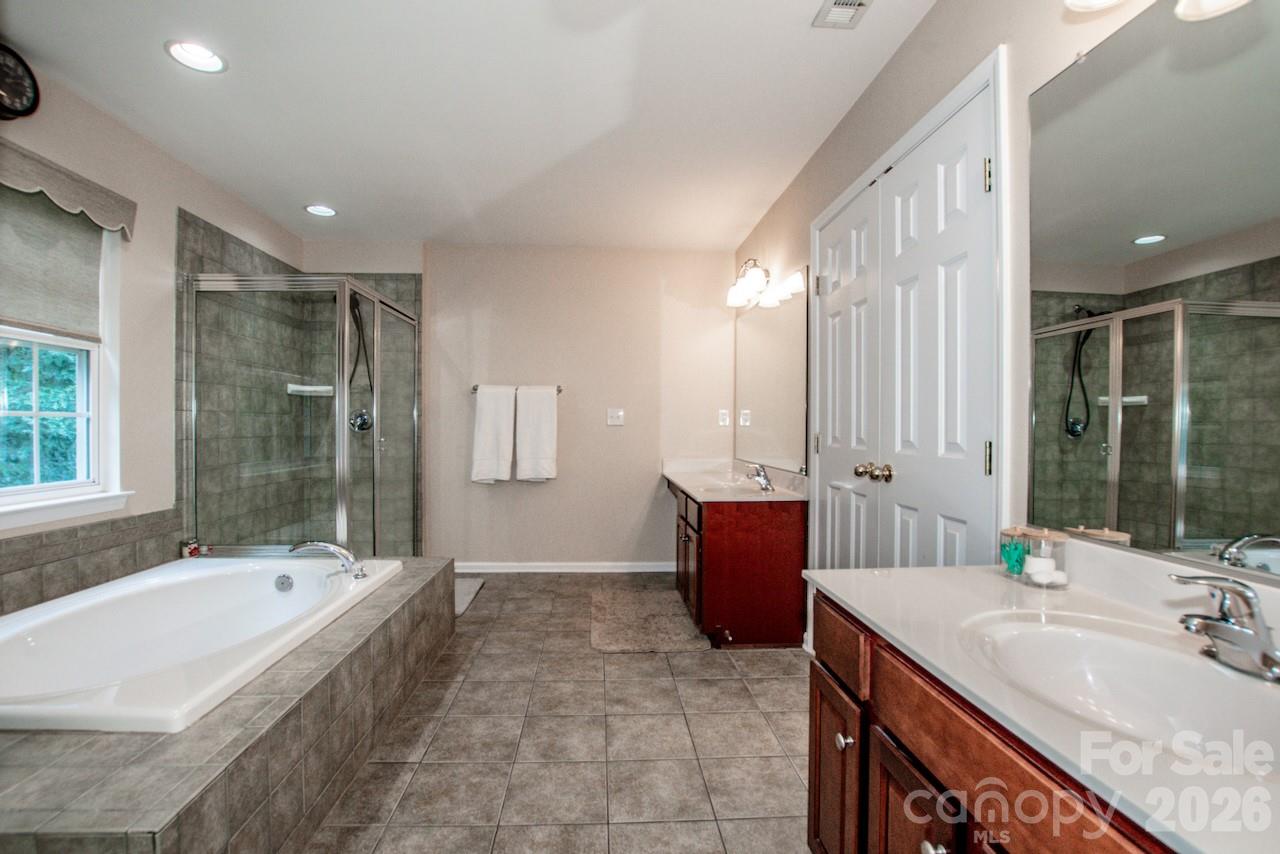 121 Crimson Orchard Drive — Mooresville