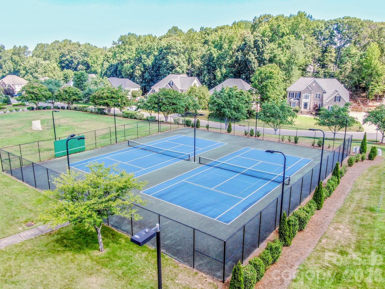 121 Crimson Orchard Drive — Mooresville