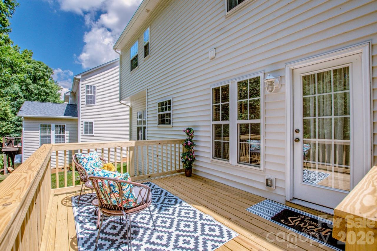 121 Crimson Orchard Drive — Mooresville