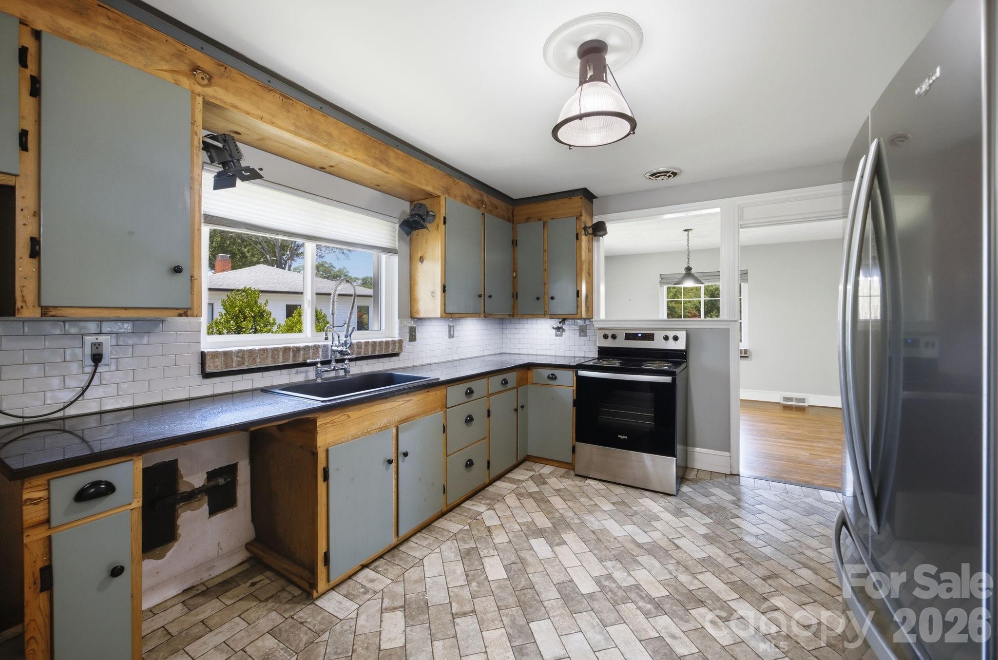 3800 Arvin Drive — Charlotte