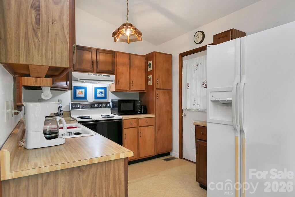 108 Easy Street — Cedar Mountain