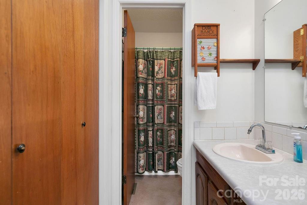 108 Easy Street — Cedar Mountain