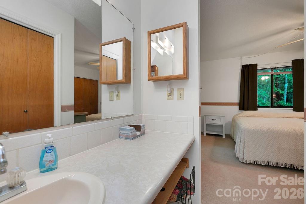 108 Easy Street — Cedar Mountain