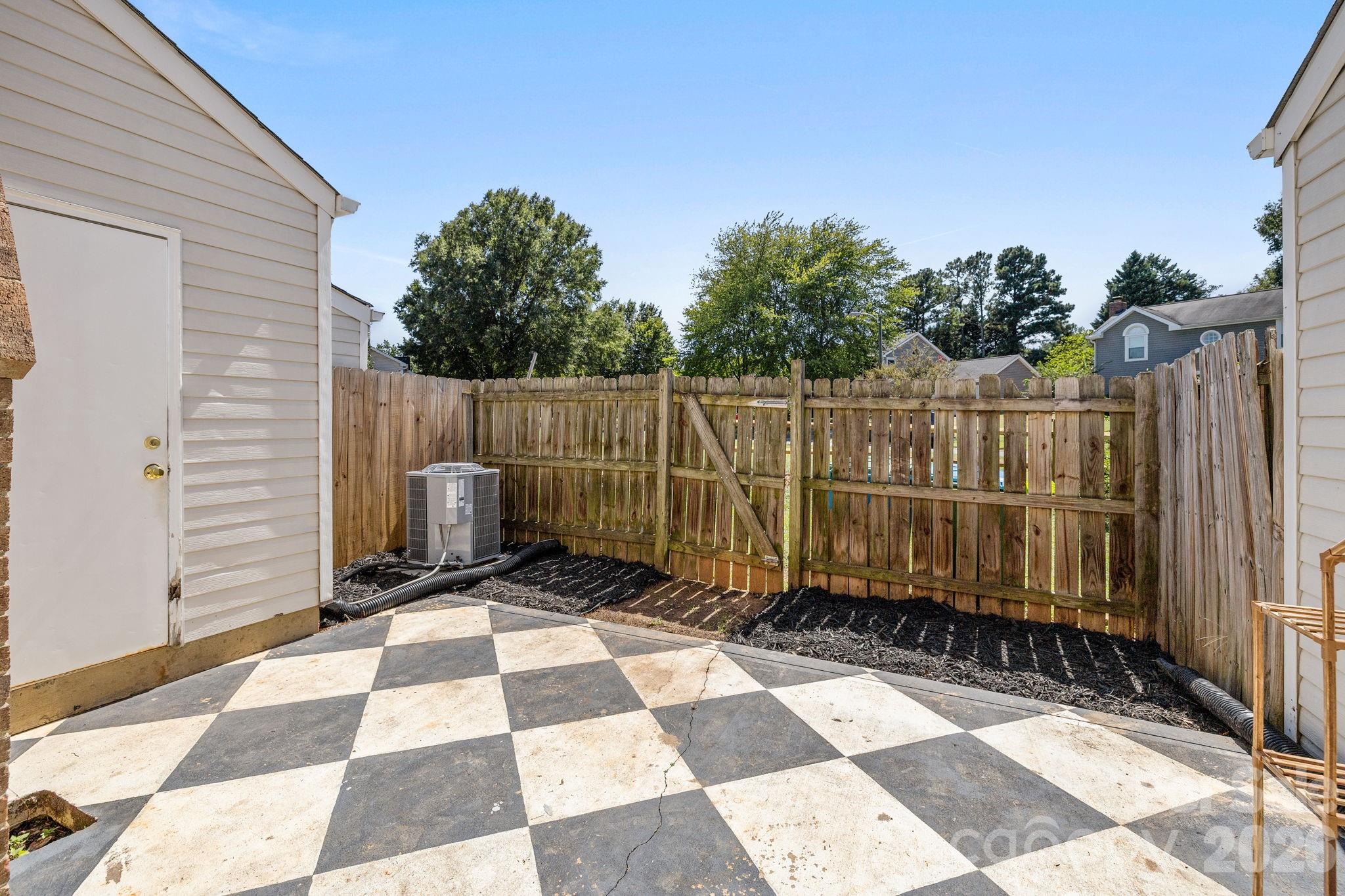 247 Water Oak Drive — Pineville
