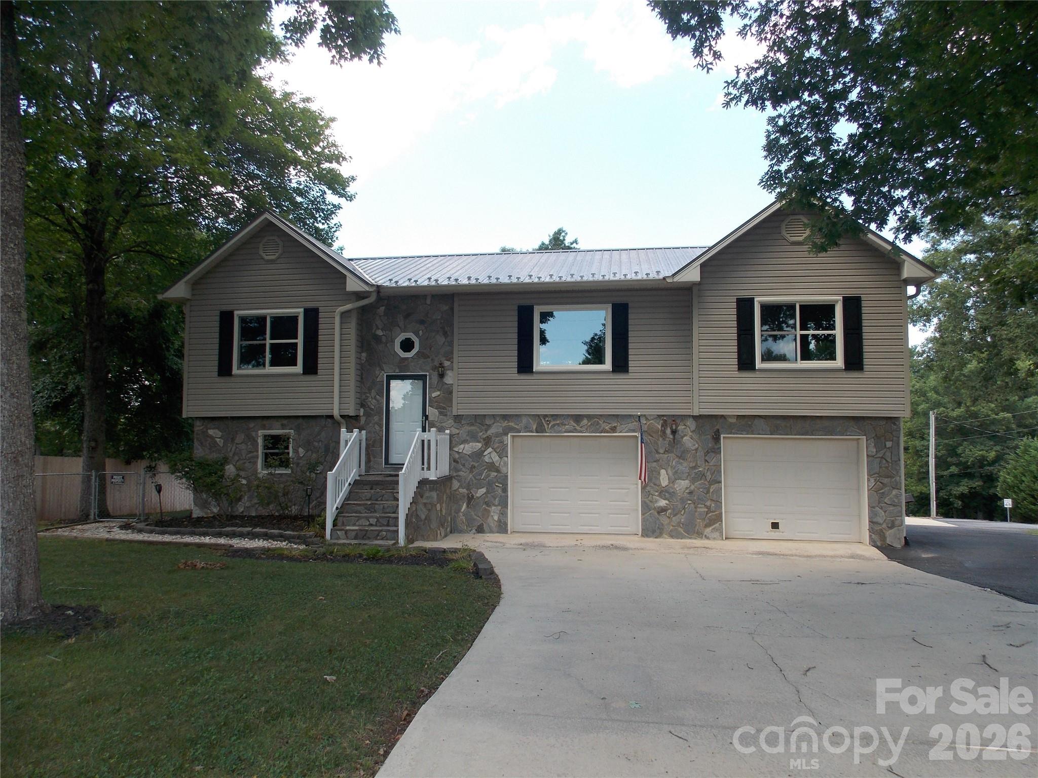 4249 Beach Road — Hudson