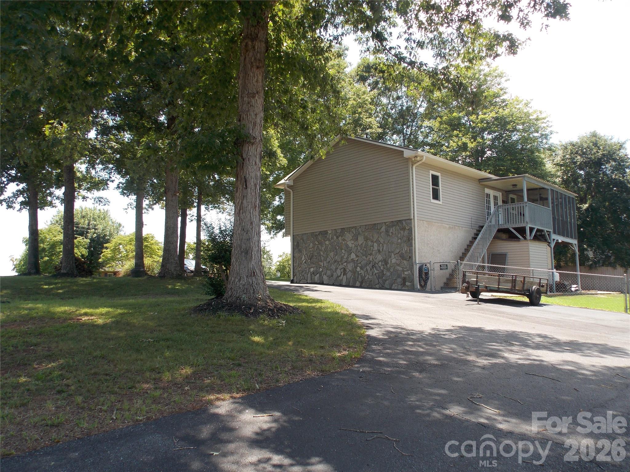 4249 Beach Road — Hudson