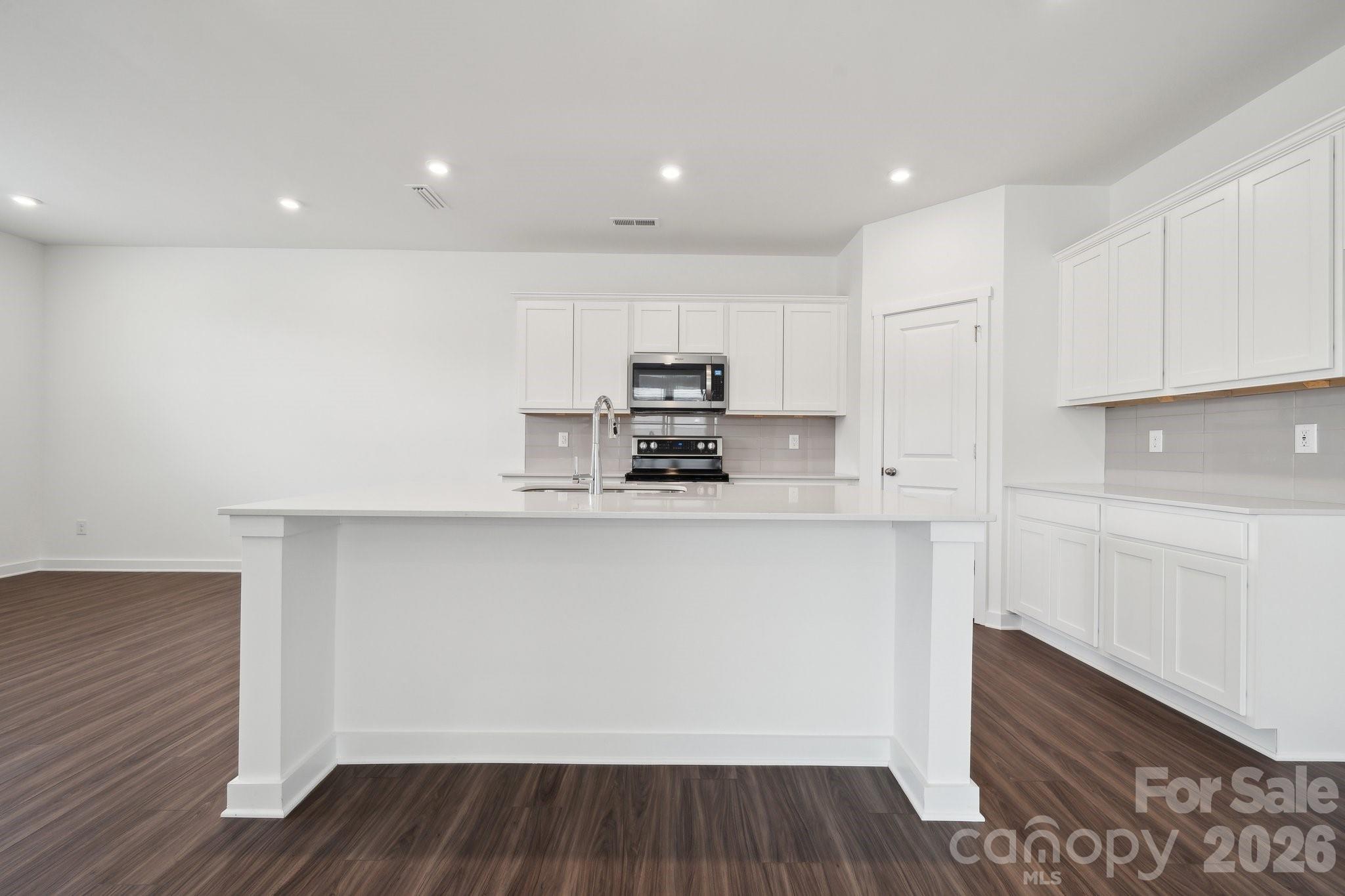 2938 31st Street NE — Hickory
