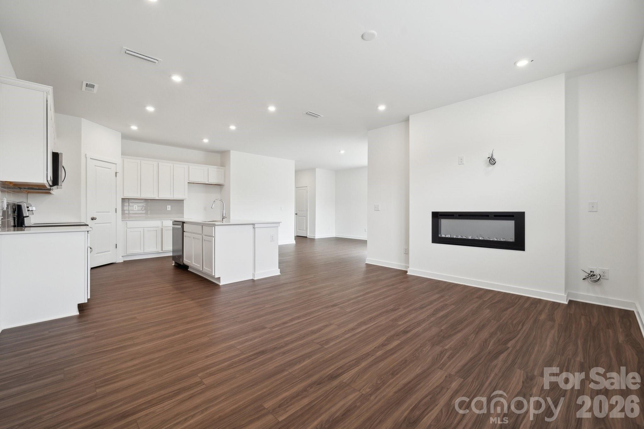2938 31st Street NE — Hickory