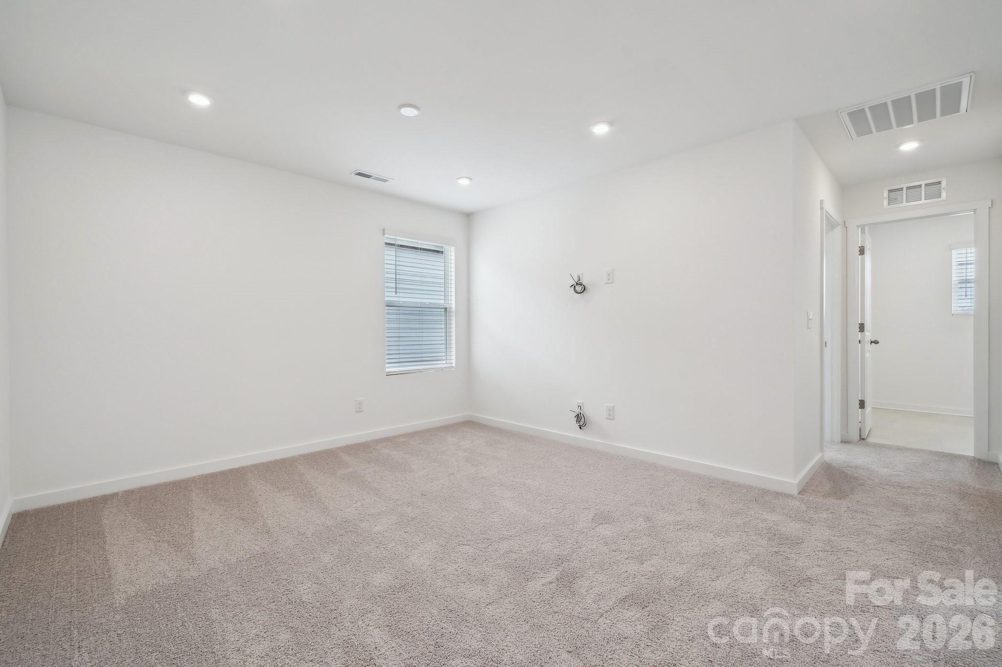 2938 31st Street NE — Hickory
