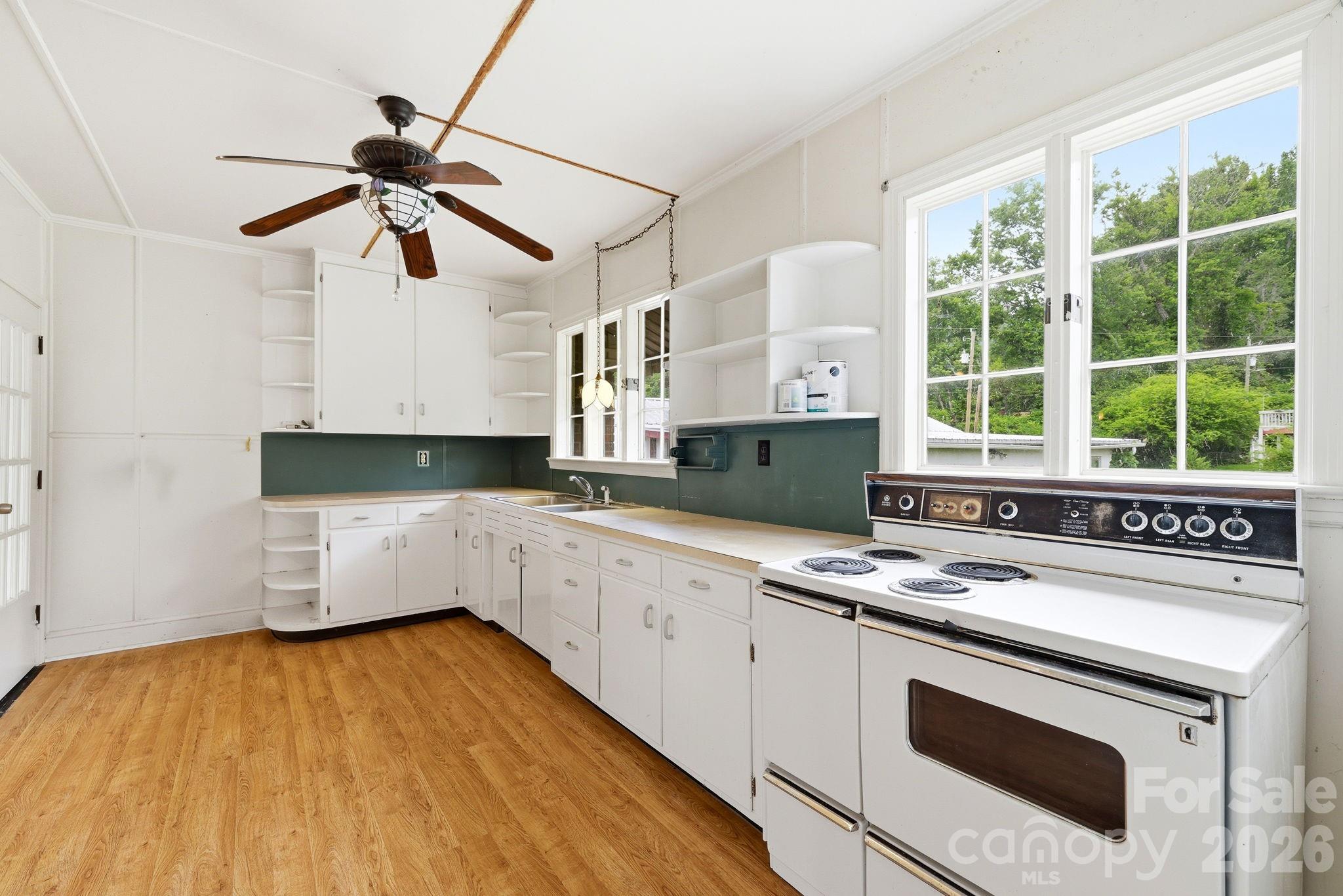 783 Skyland Drive — Sylva