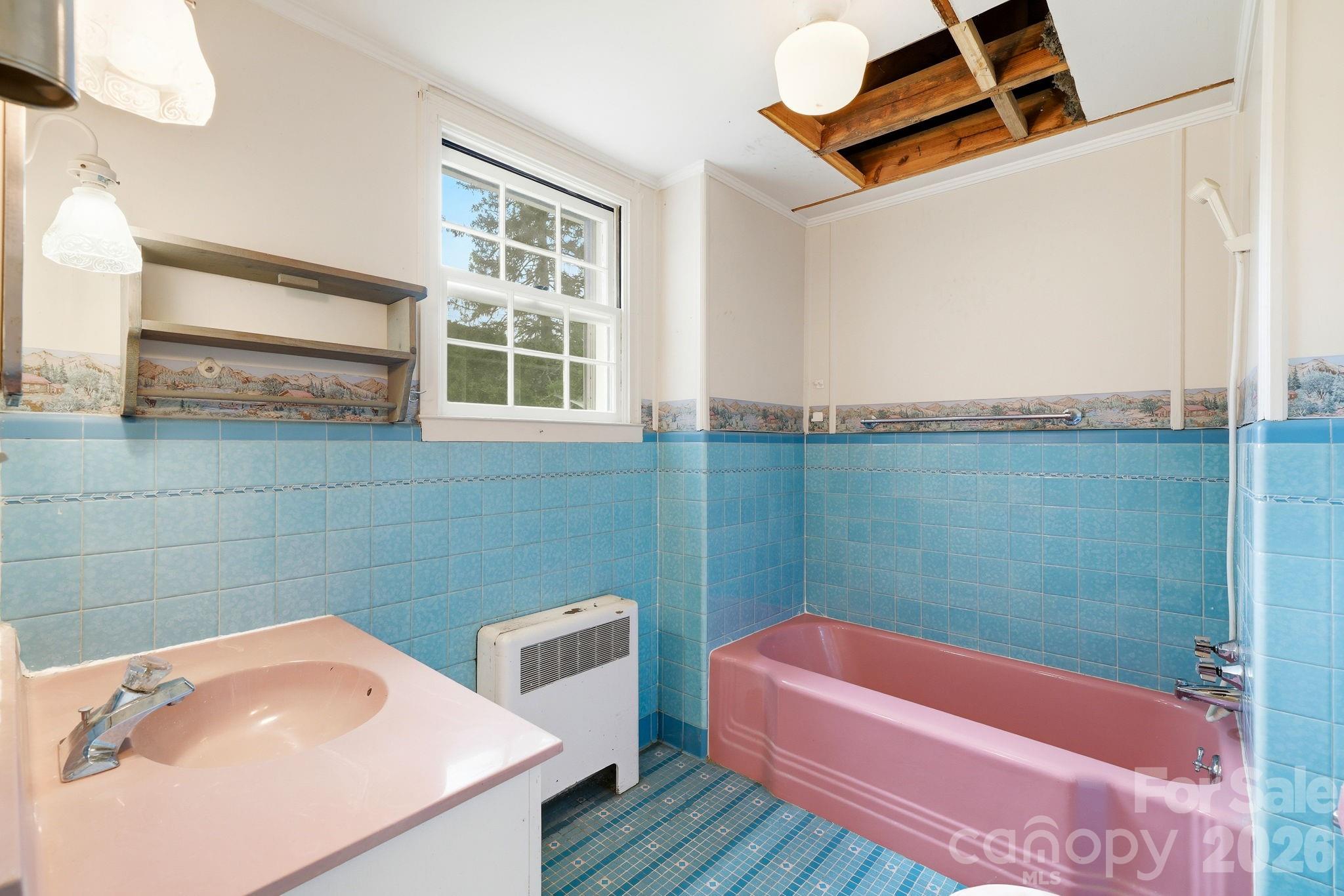 783 Skyland Drive — Sylva
