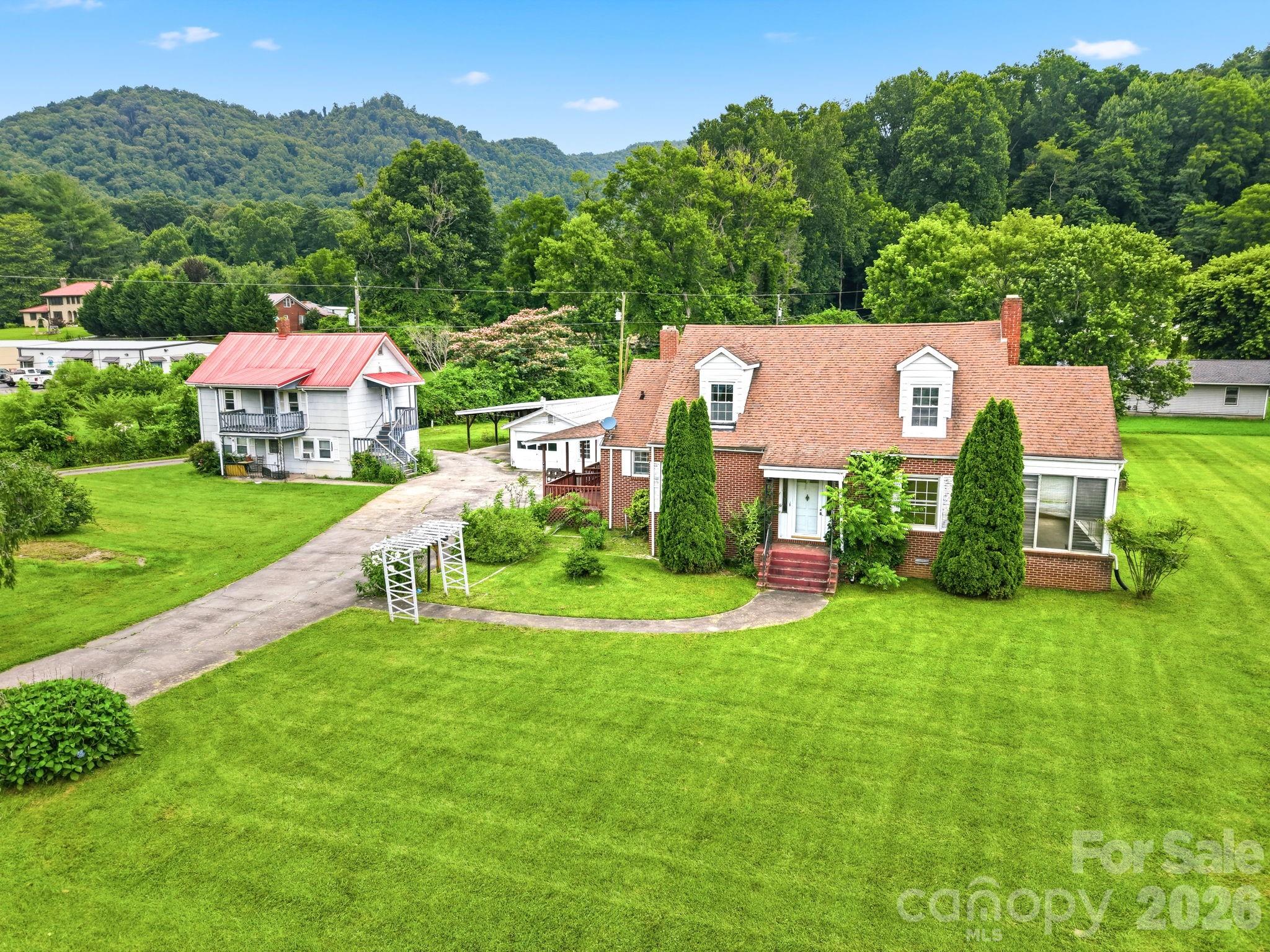 783 Skyland Drive — Sylva