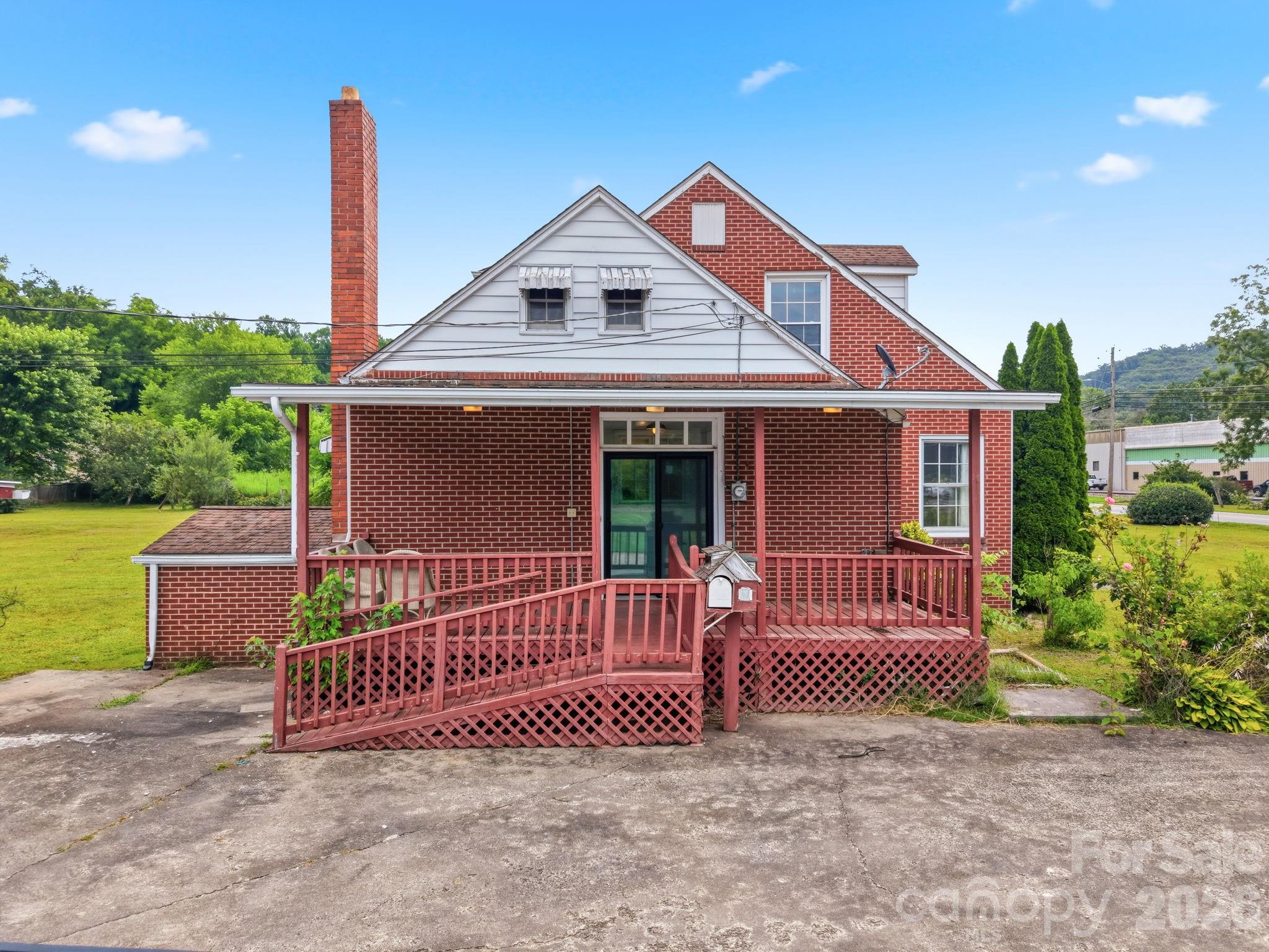 783 Skyland Drive — Sylva