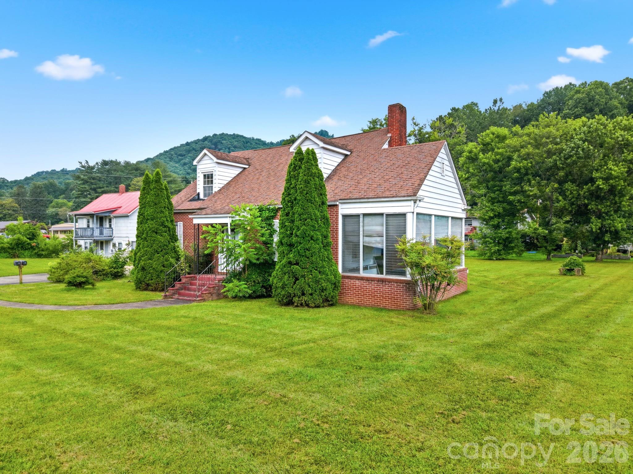 783 Skyland Drive — Sylva