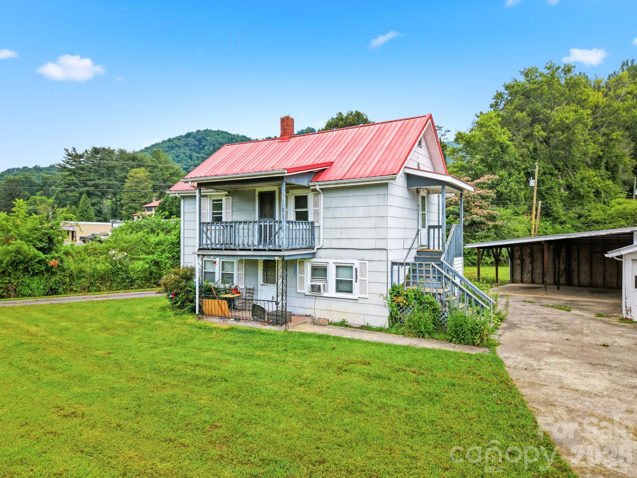 783 Skyland Drive — Sylva