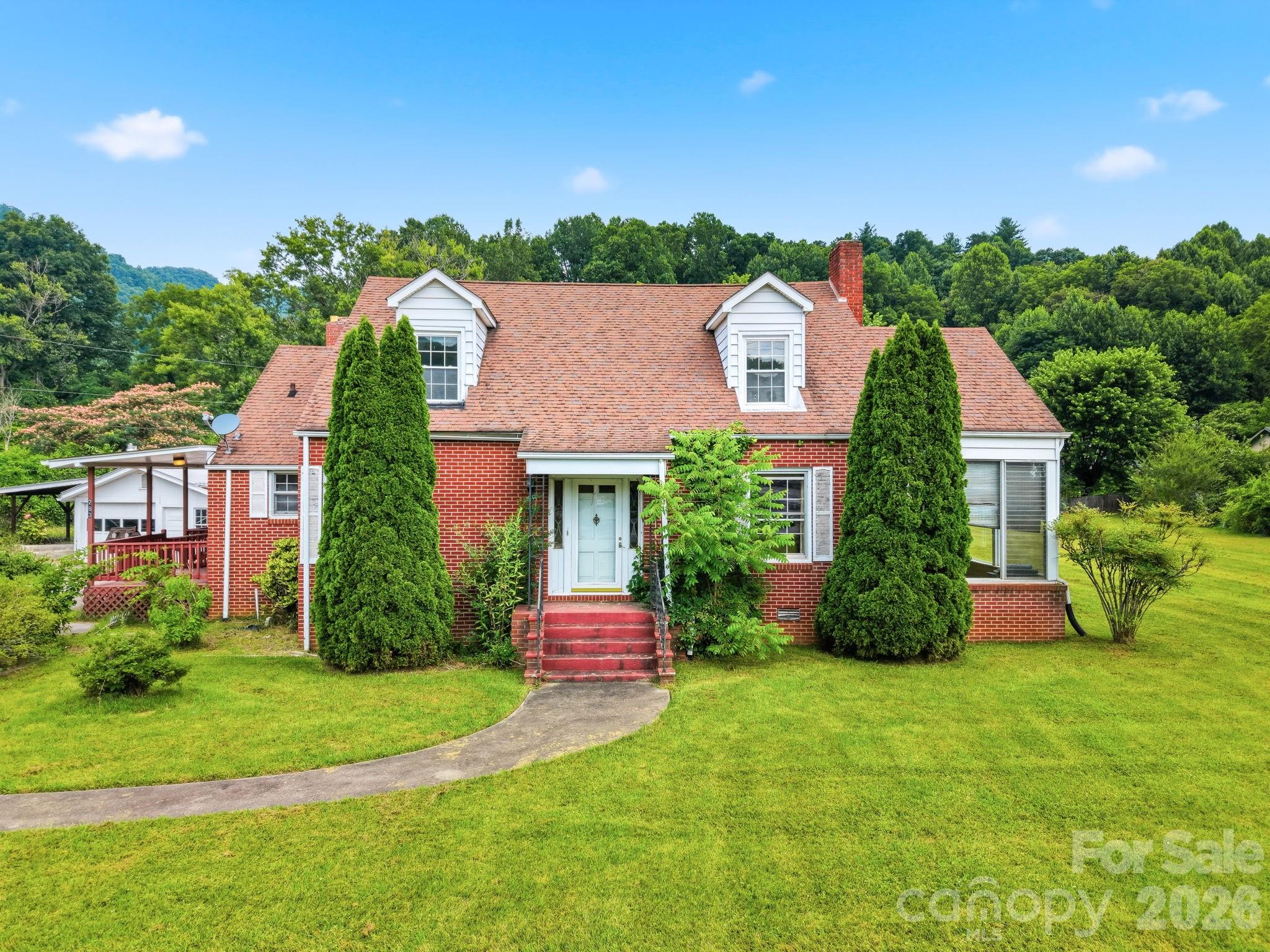 783 Skyland Drive — Sylva