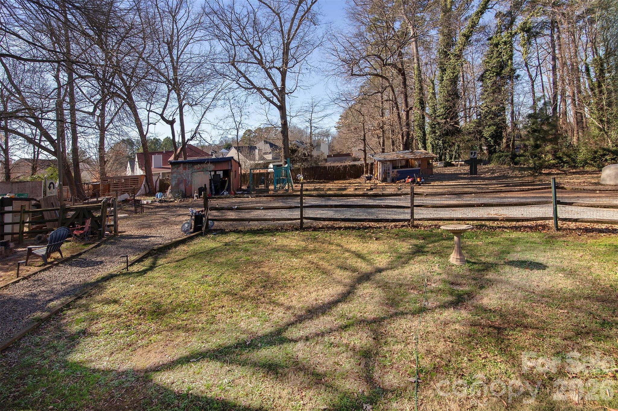 5727 Thompson Road — Charlotte