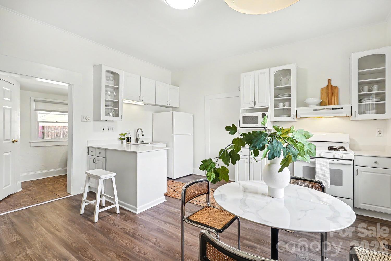 2816 Yadkin Avenue — Charlotte