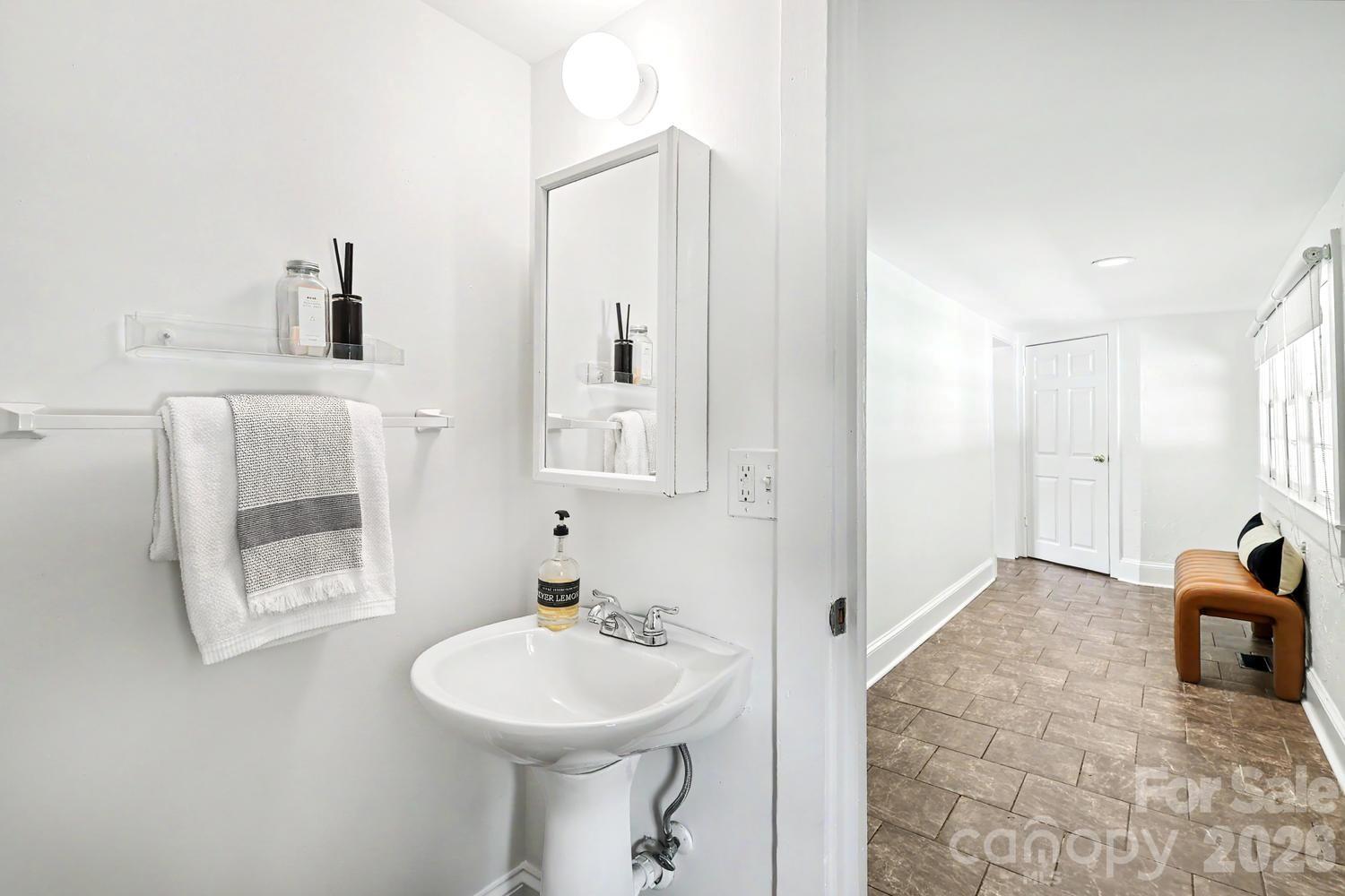 2816 Yadkin Avenue — Charlotte