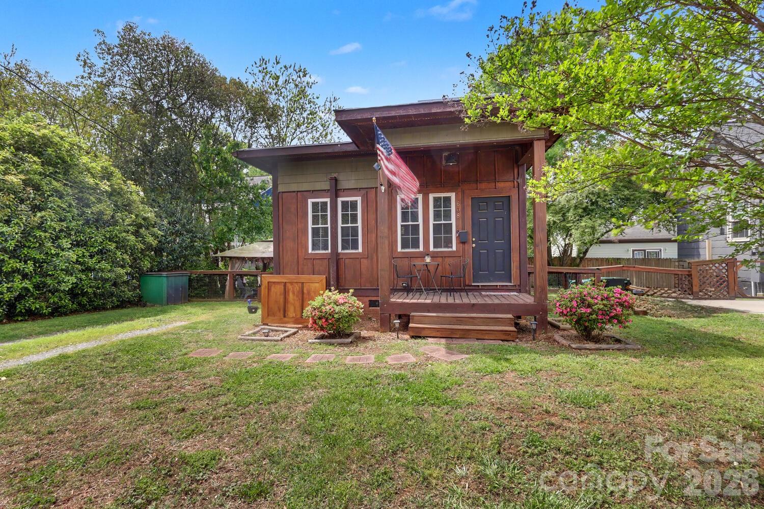2816 Yadkin Avenue — Charlotte
