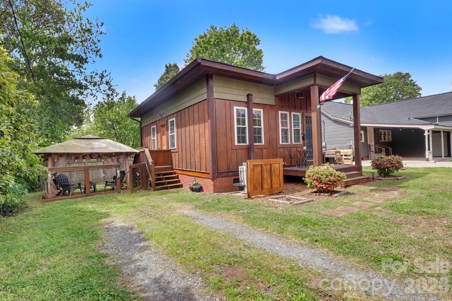2816 Yadkin Avenue — Charlotte